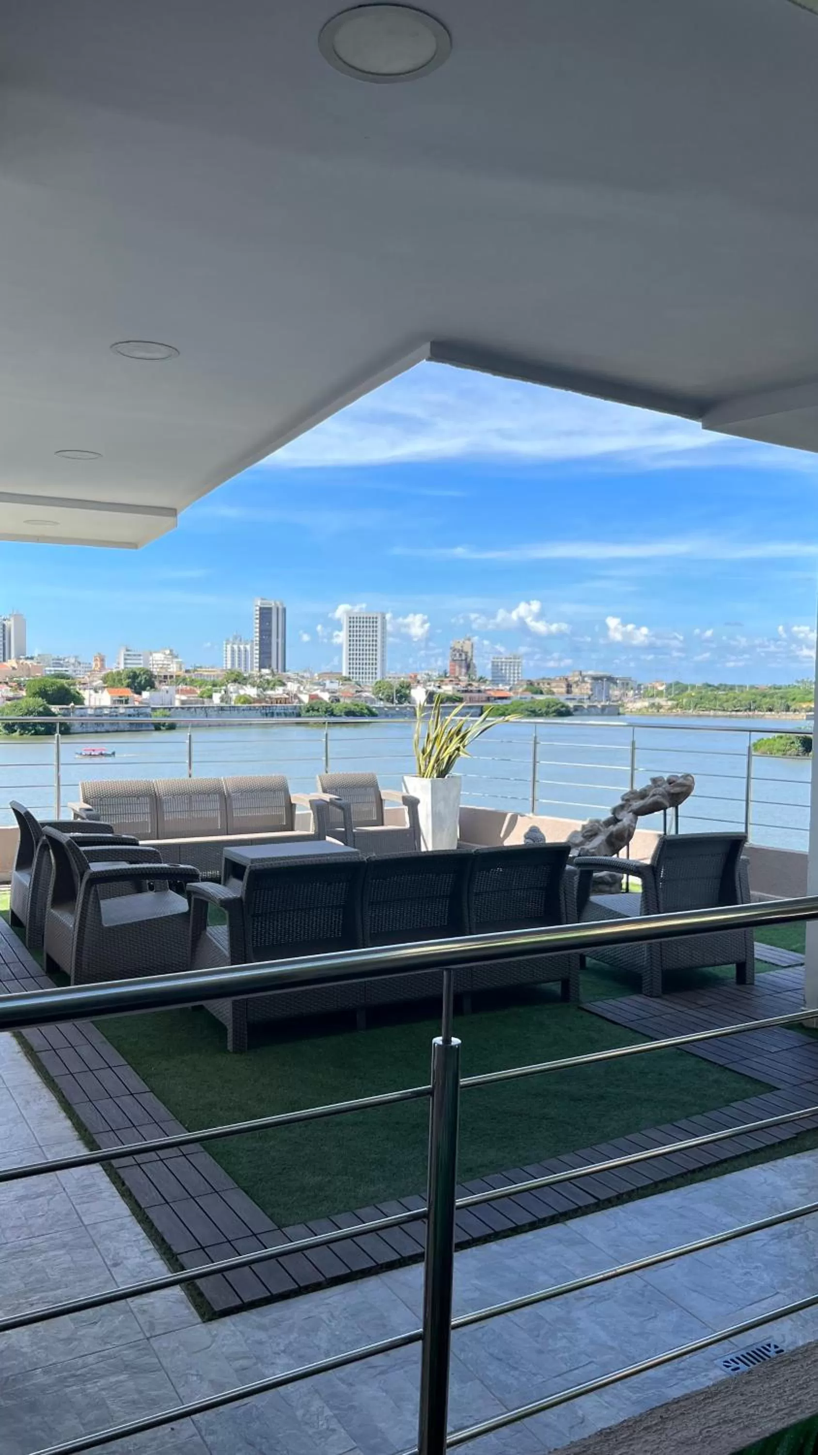 Balcony/Terrace in Bahia 79 Apartasuites Cerca al Centro