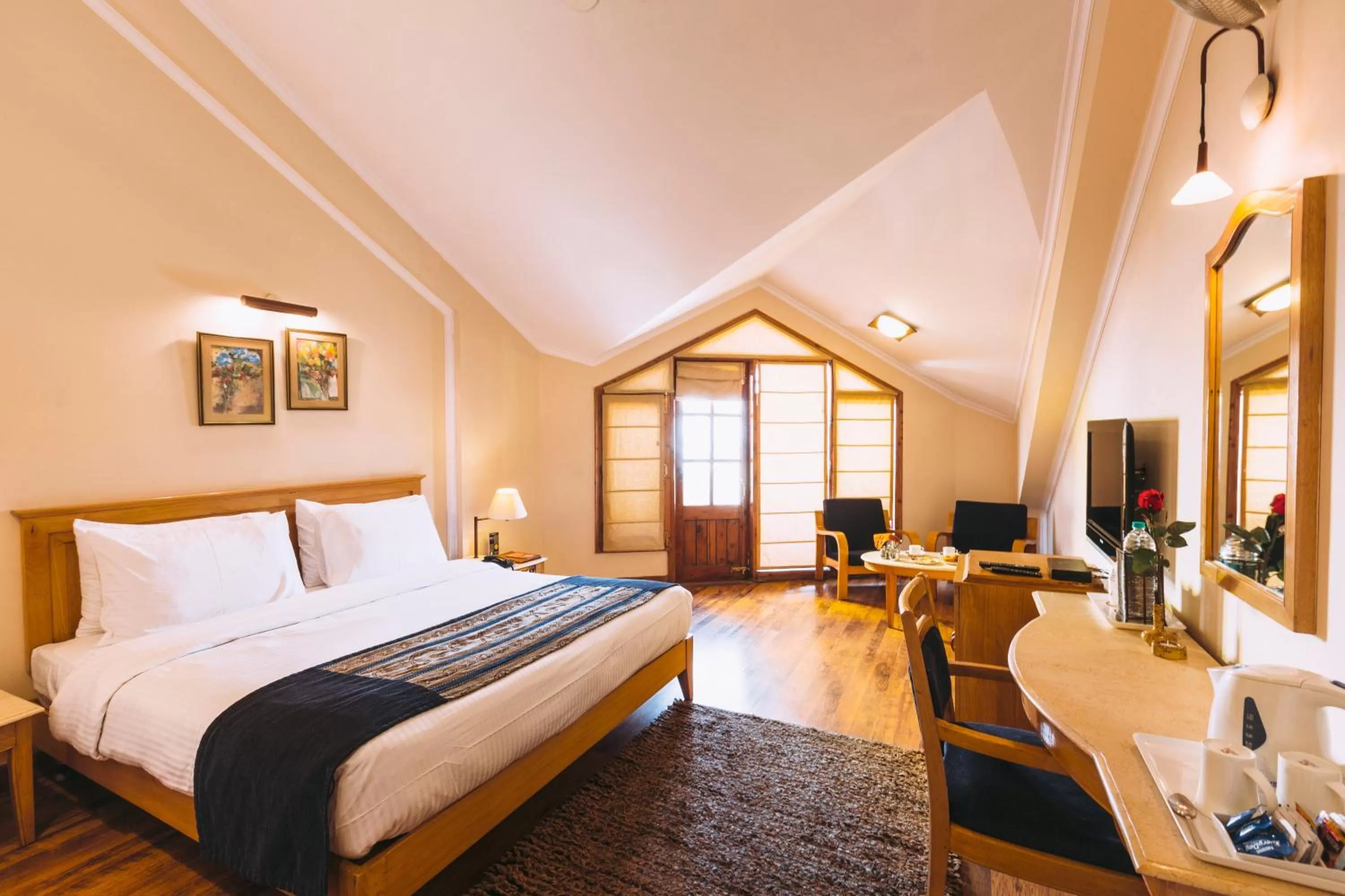 Club Room with Balcony in Hotel Willow Banks