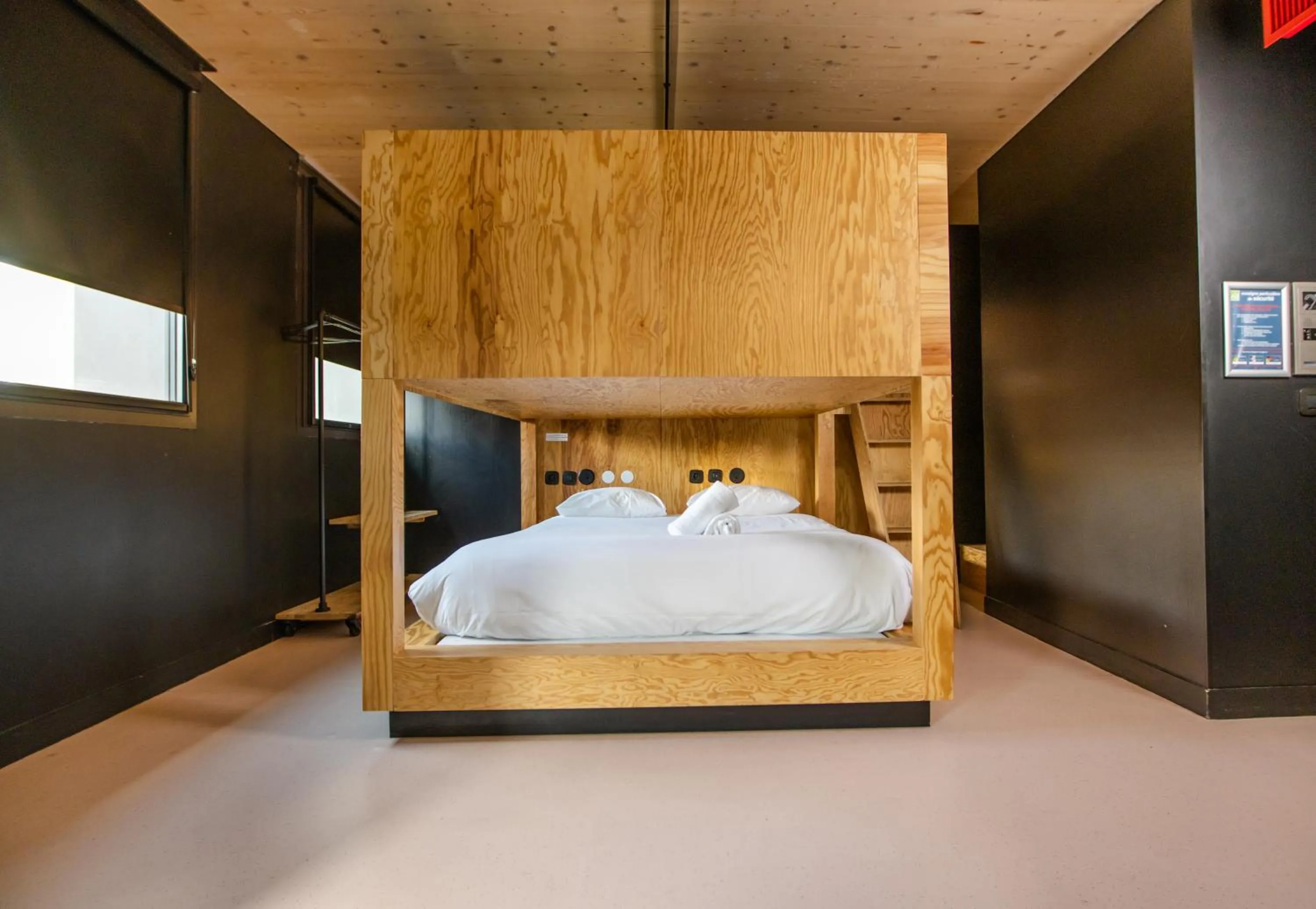 Bed in JO&JOE Paris Gentilly - Auberge de Jeunesse