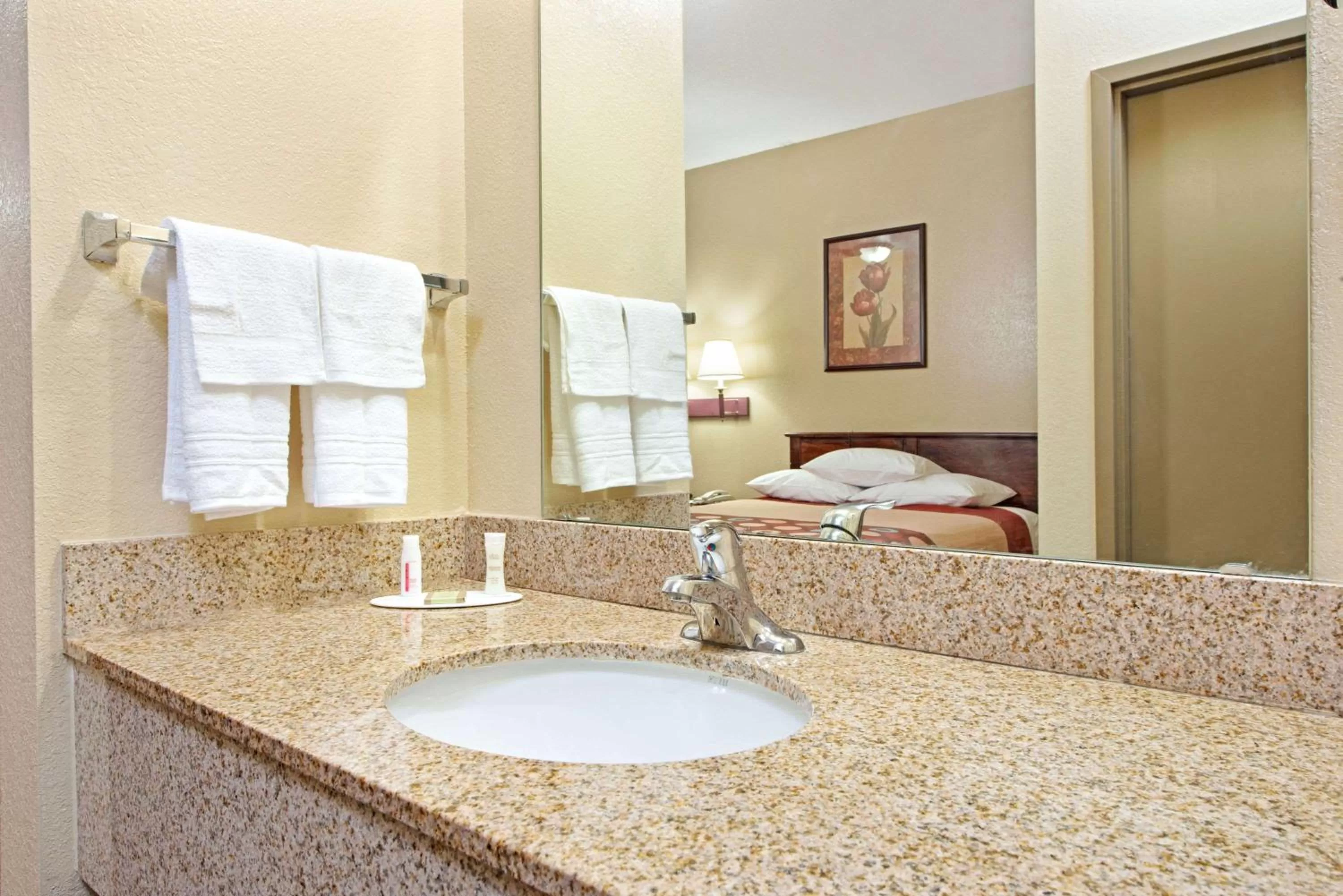 Photo of the whole room in Super 8 by Wyndham St. Louis Airport