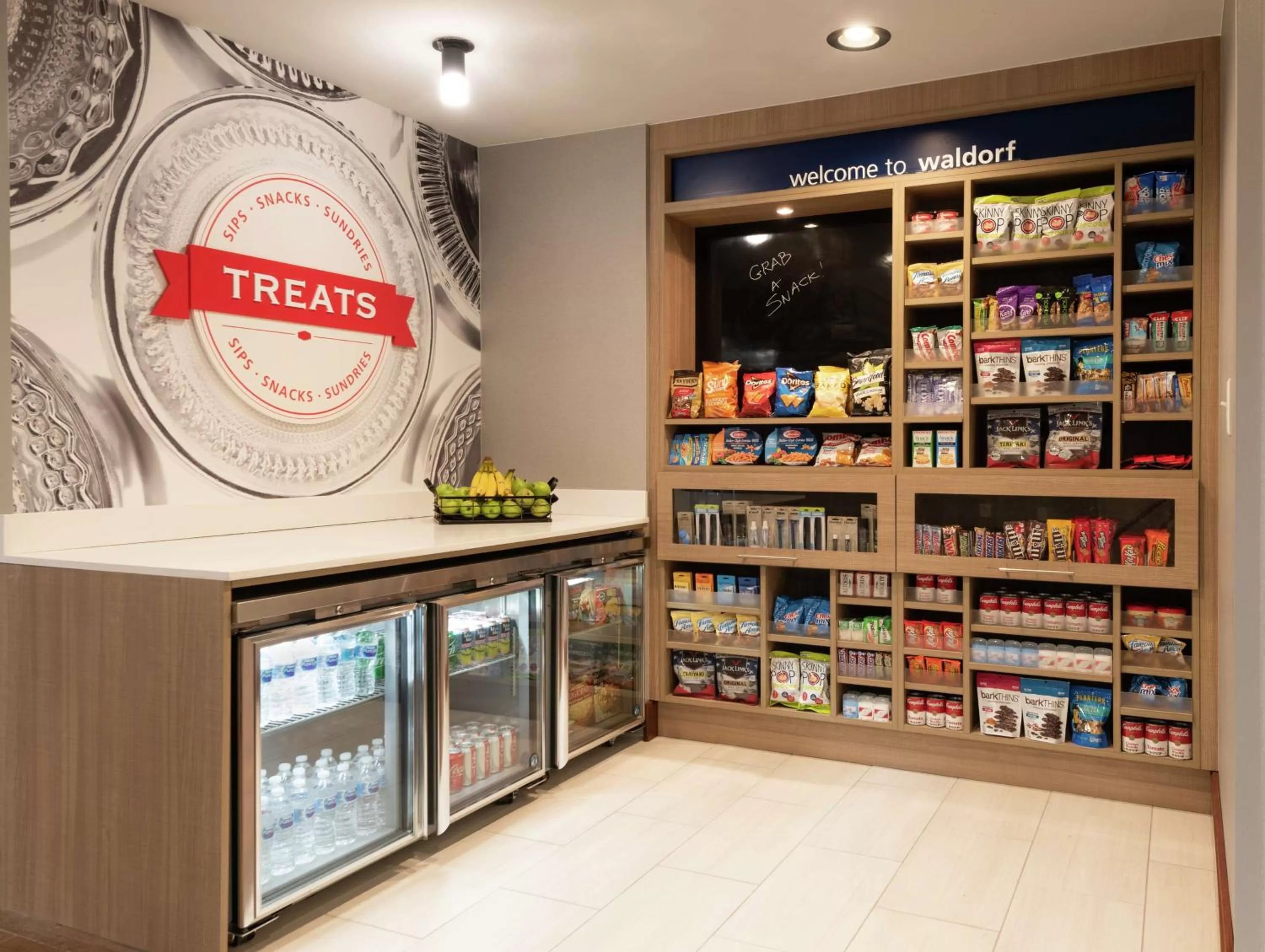 Restaurant/places to eat in Hampton Inn Waldorf