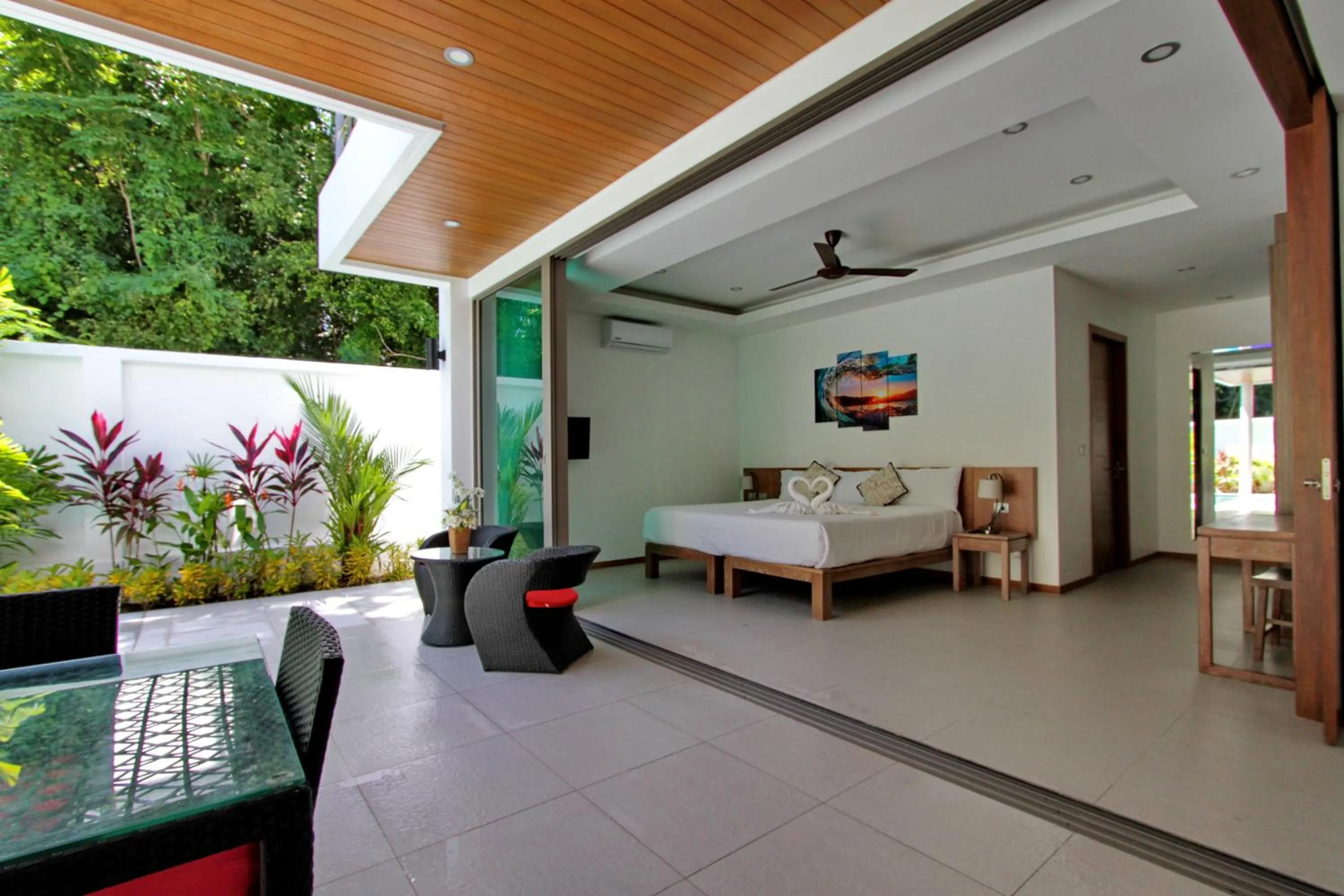 Bedroom in Ya Nui Beach Villas
