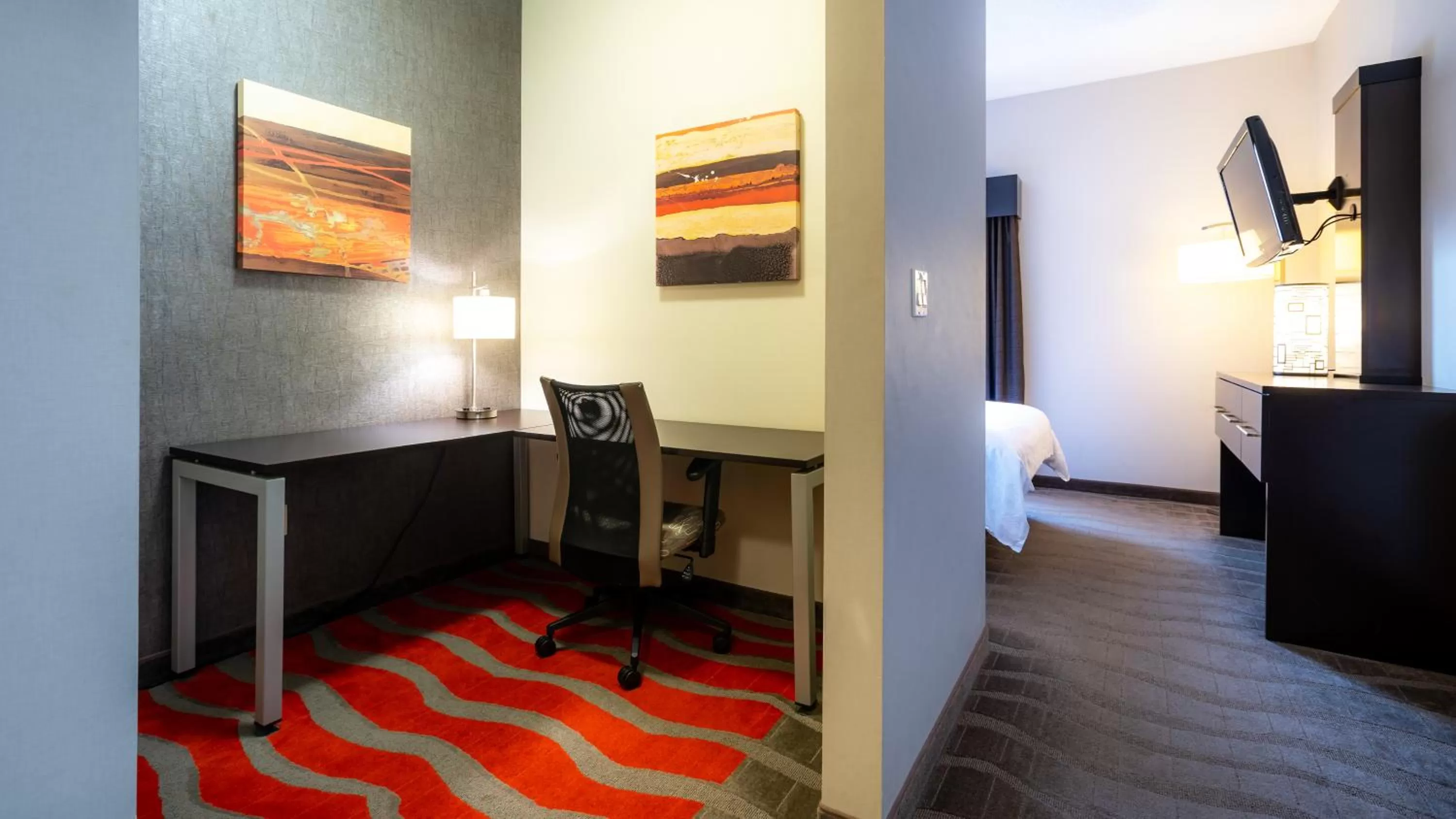 TV and multimedia in Holiday Inn Express Hotel & Suites - Edmonton International Airport by IHG