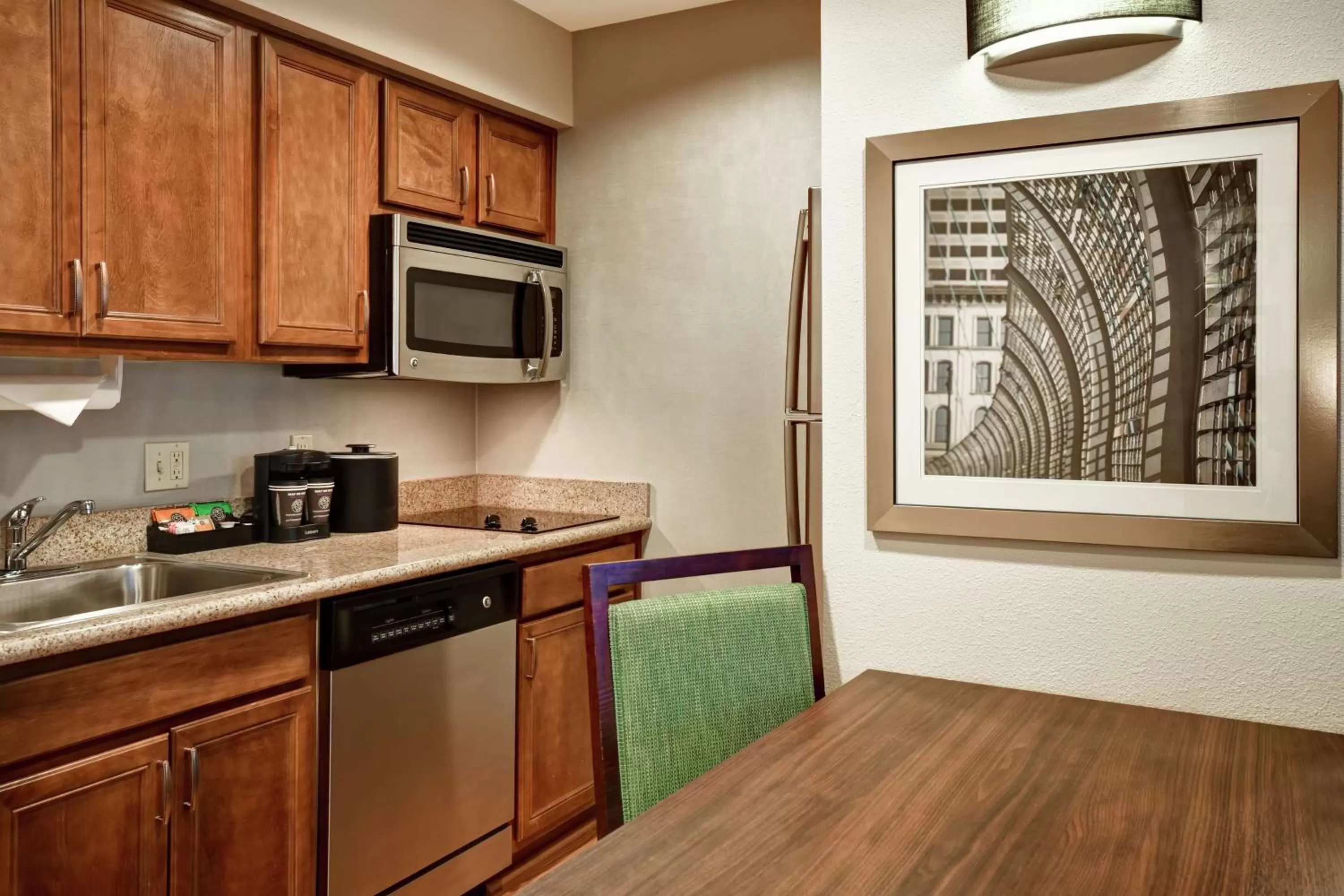 Kitchen or kitchenette in Homewood Suites by Hilton Cincinnati-Milford