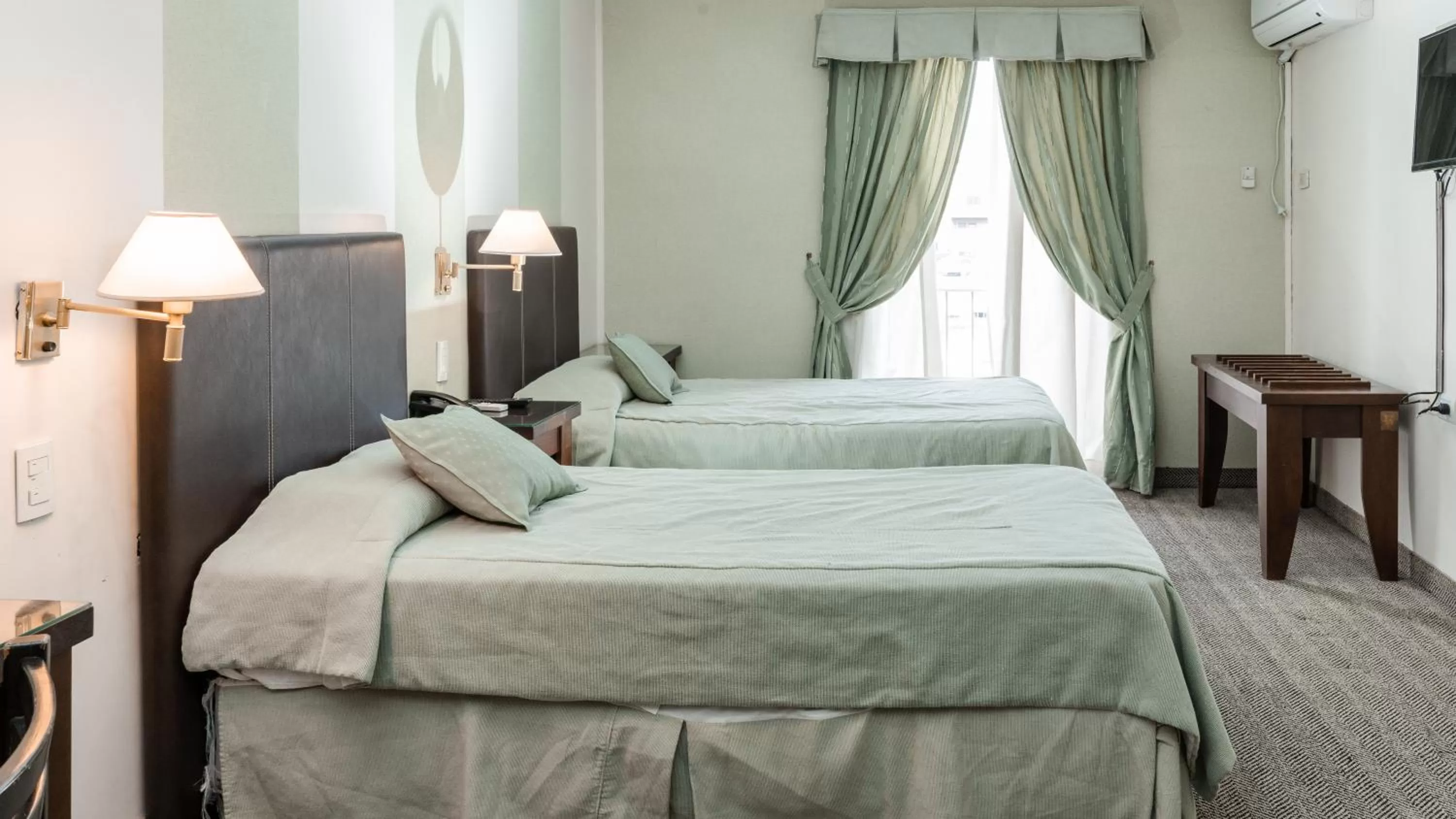 Bed in Hotel Metropol