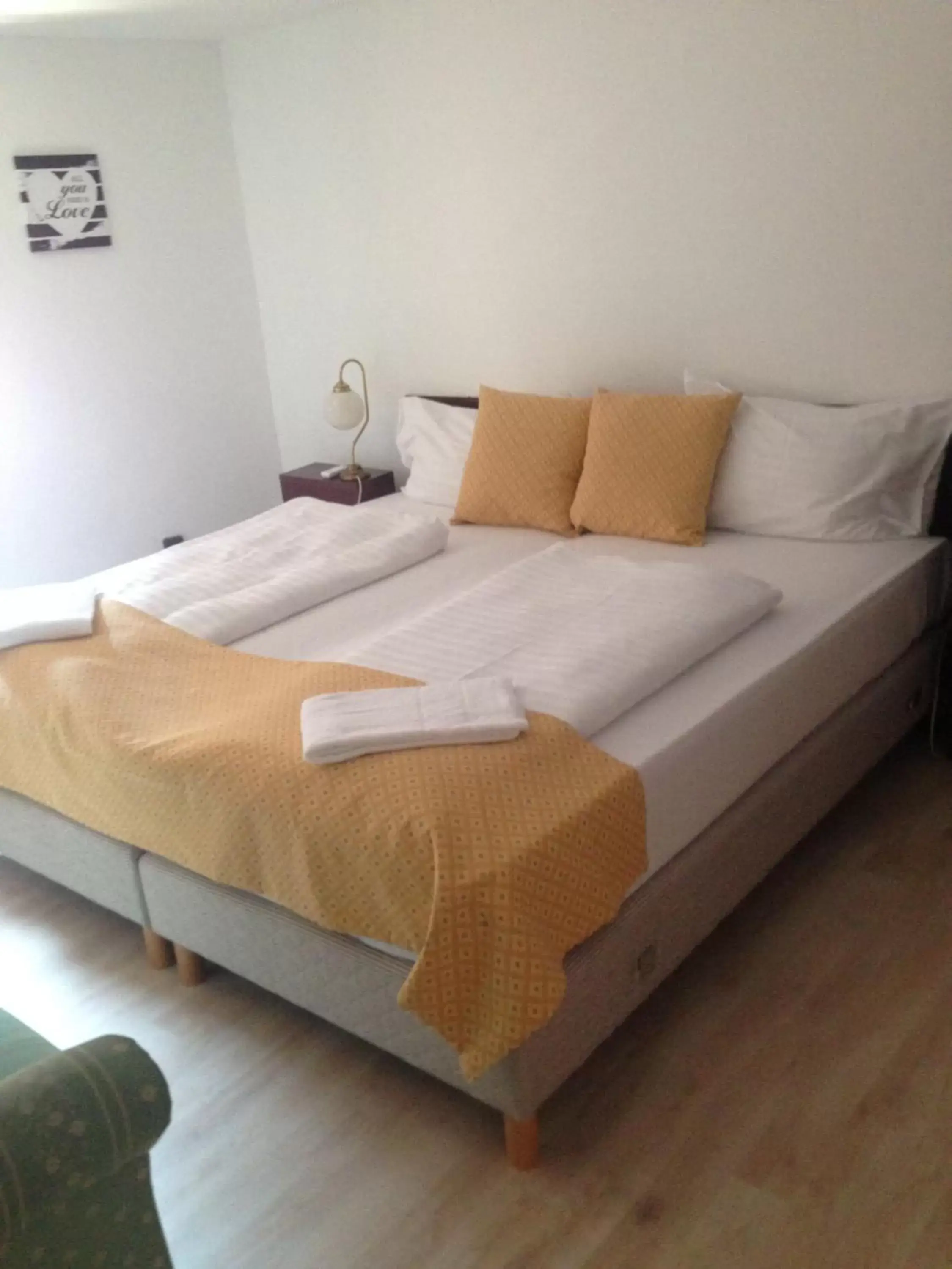 Family Room in Hotel Gloria Budapest City Center Family Room in Hotel Gloria Budapest City Center