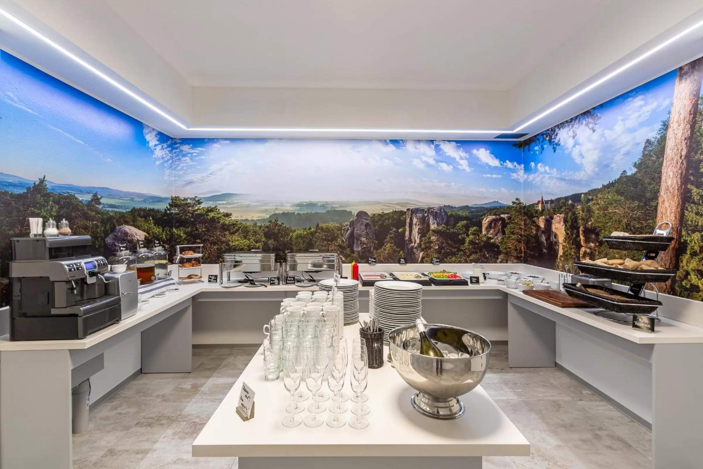 Food and drinks in Bohemia Inn Hotel