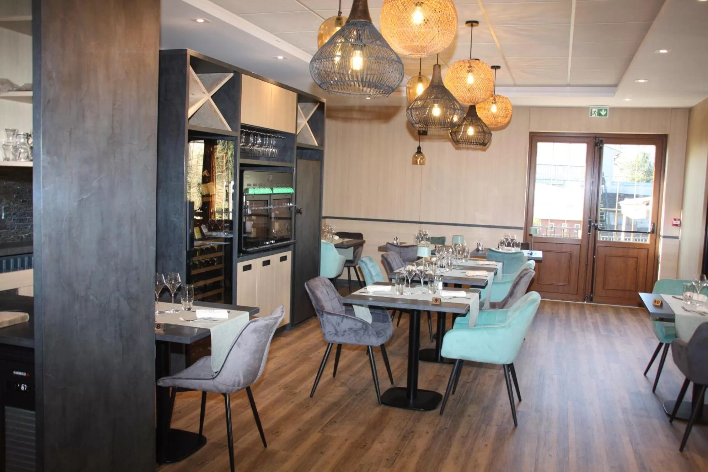 Restaurant/places to eat in Logis Hôtel- Restaurant La Renaissance