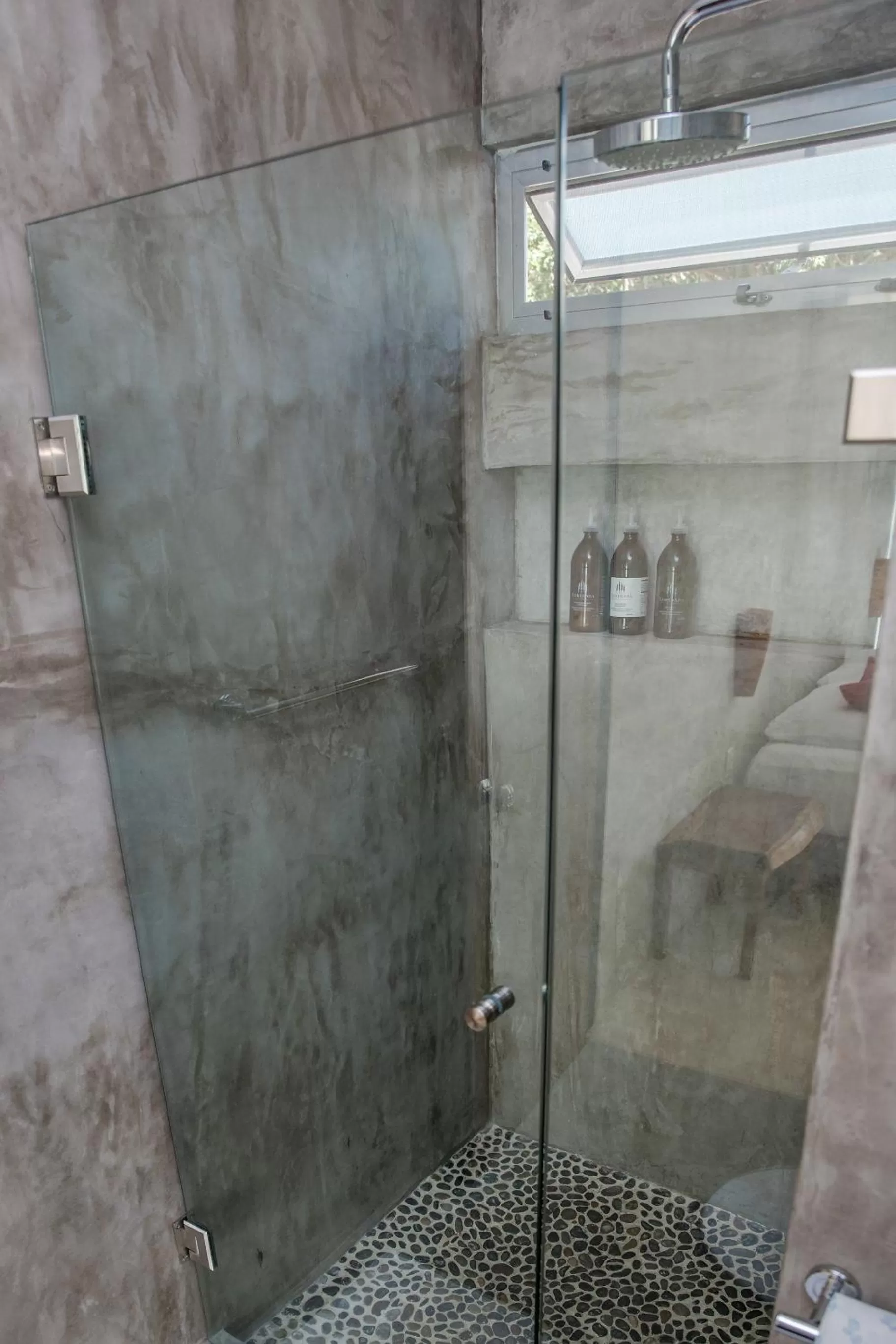 Shower in Villas H2O