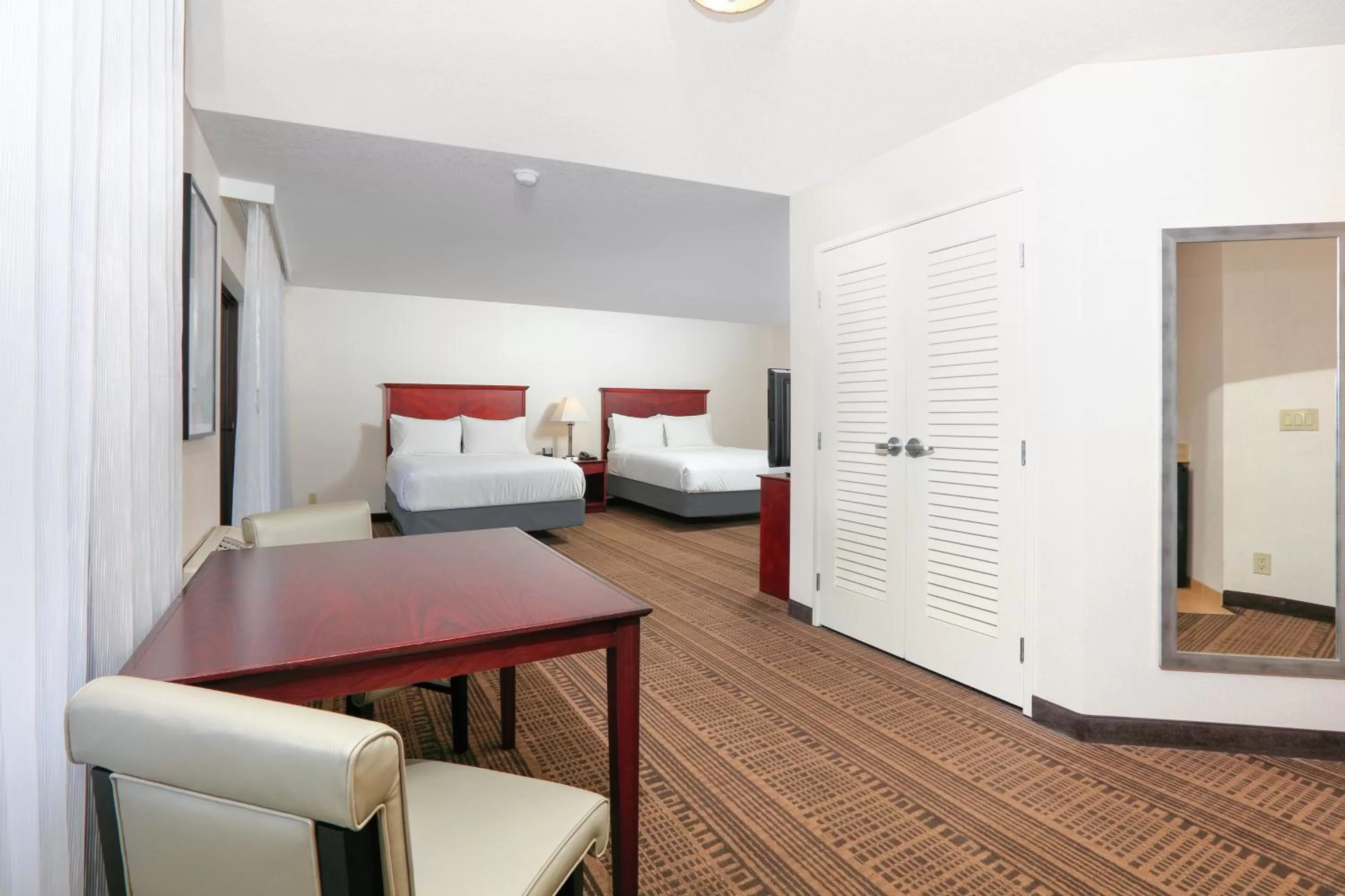 Bedroom, Bed in Holiday Inn & Suites Santa Maria by IHG