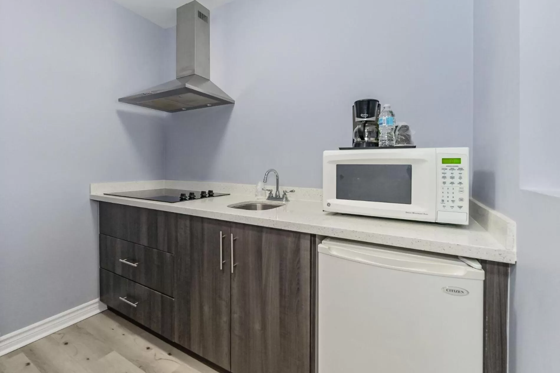 Kitchen or kitchenette in King Hotel