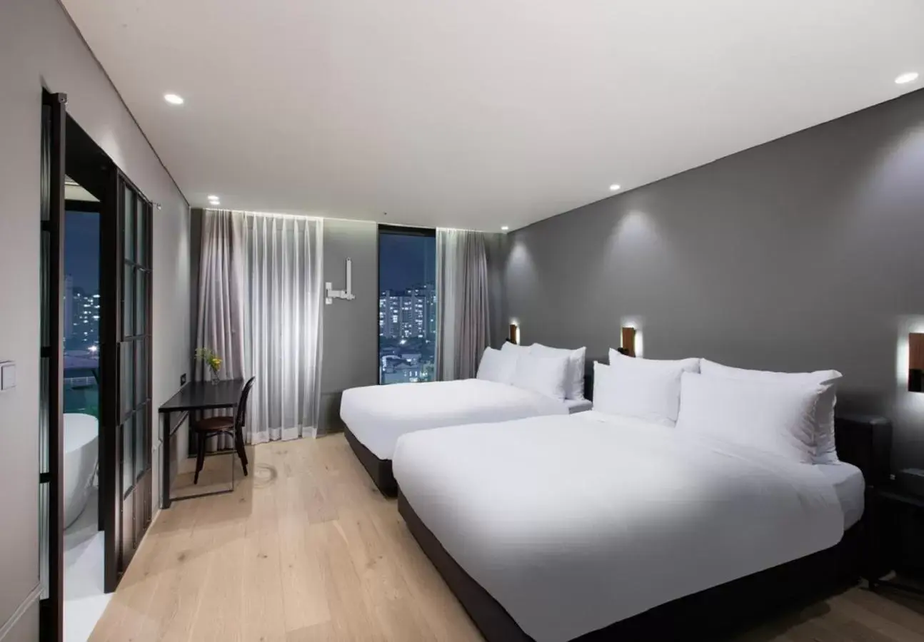 Premier Twin Room in Park Marine Hotel Premier Twin Room in Park Marine Hotel