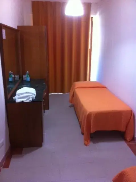 Deluxe Single Room with Sea View in B&B Palazzo Manfredi Vieste, Fronte mare con Parcheggio Deluxe Single Room with Sea View in B&B Palazzo Manfredi Vieste, Fronte mare con Parcheggio