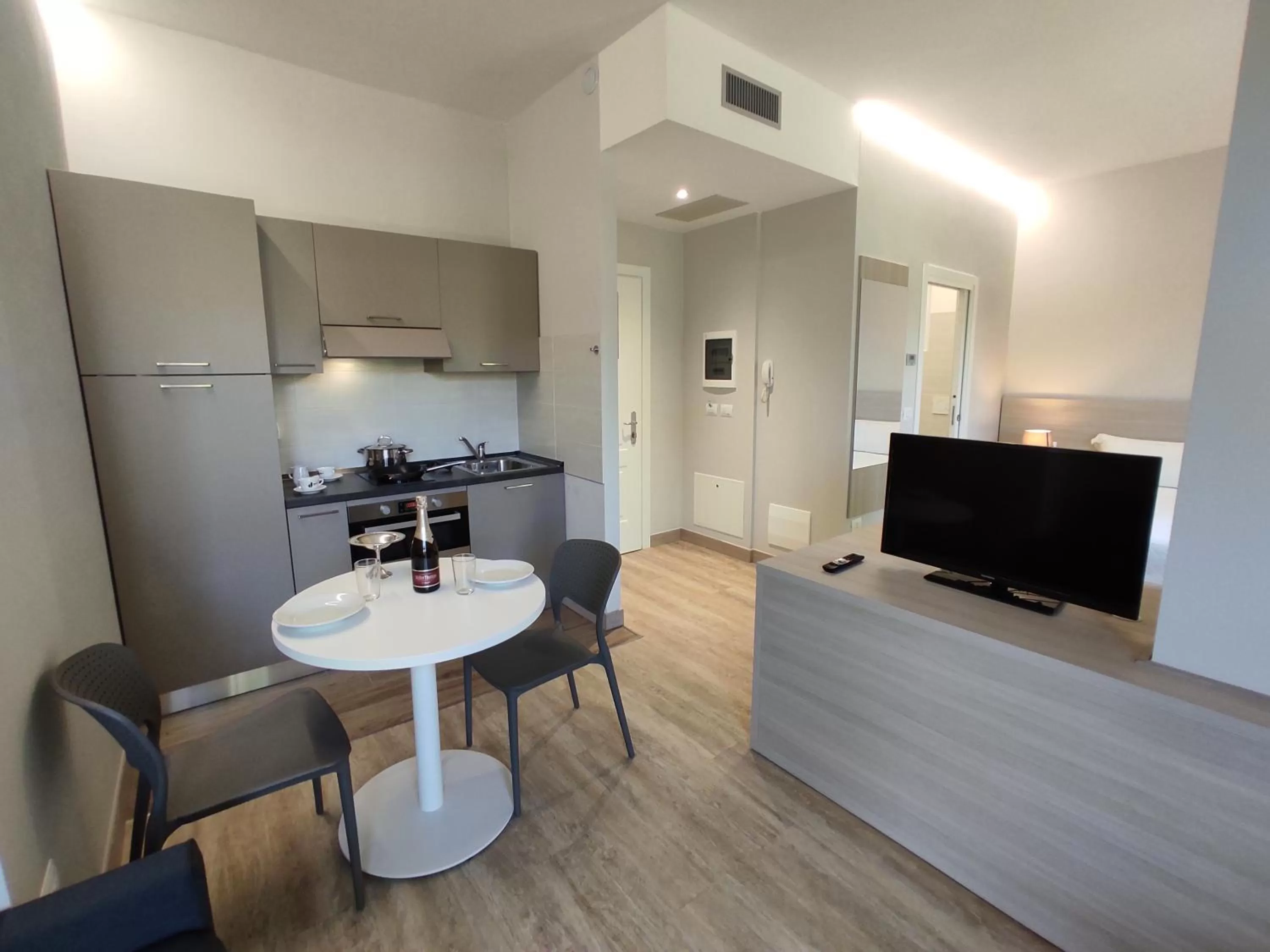 Kitchen or kitchenette, Kitchen/Kitchenette in ALBA RESIDENCE