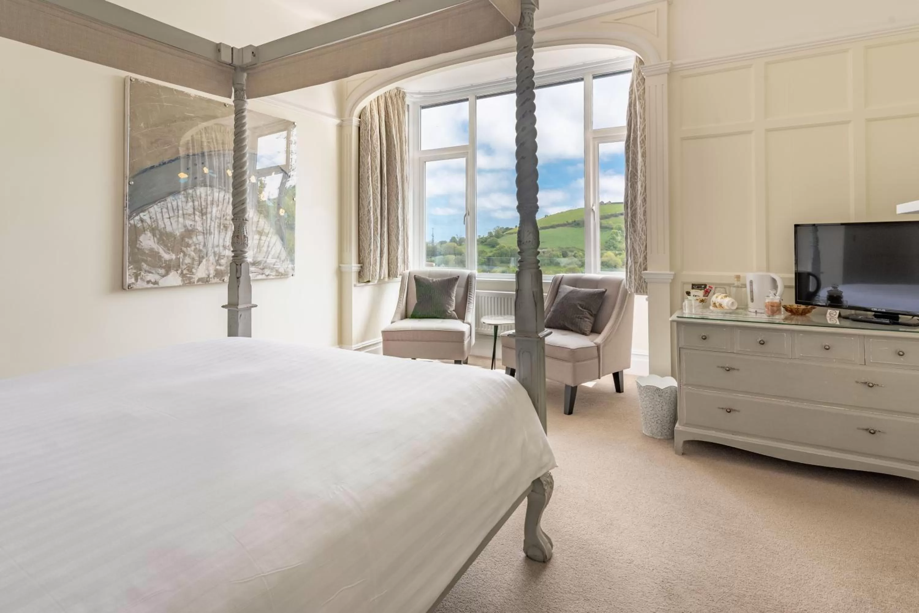 Bed in The Dartmouth Boutique B &B