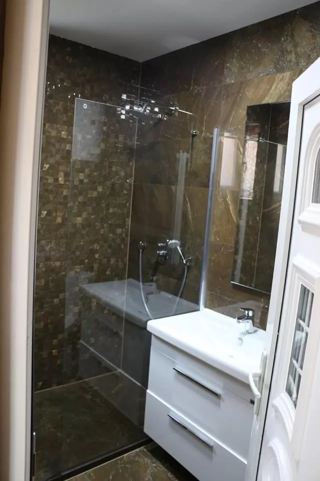 Bathroom in Hotel Begolli