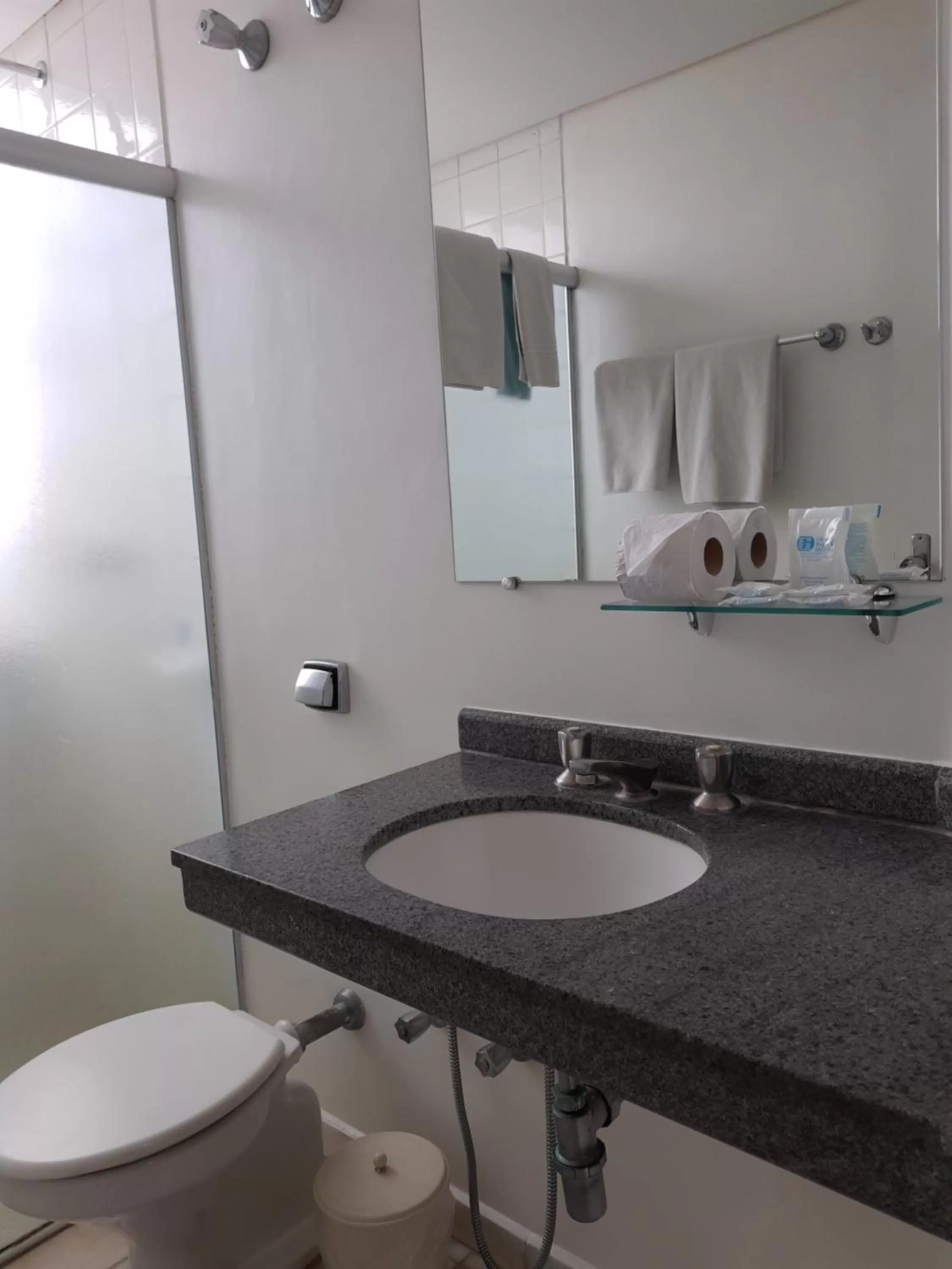 Bathroom in Rede Andrade Guaíra