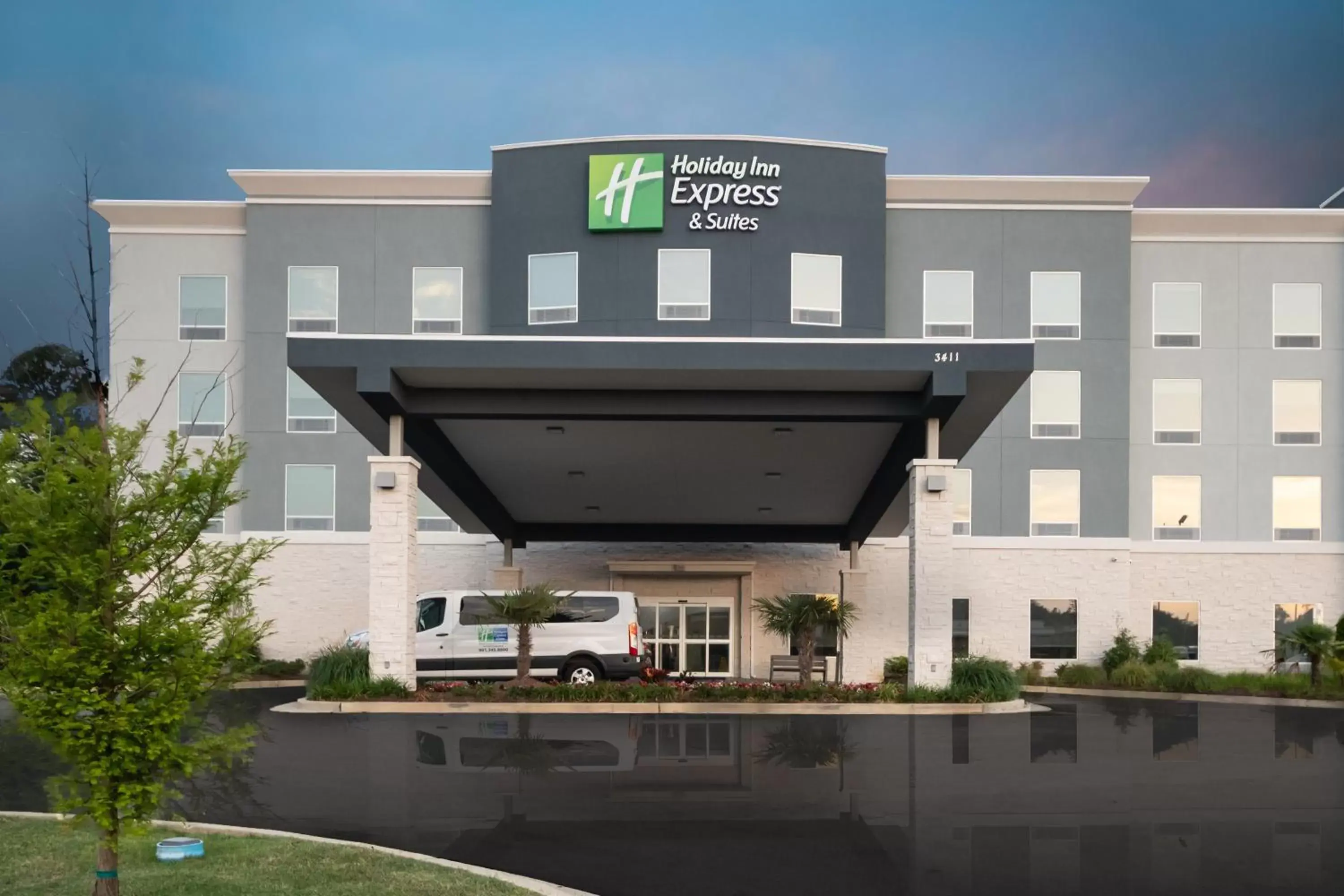 Holiday Inn Express & Suites Memphis Arpt Elvis Presley Blv by IHG Holiday Inn Express & Suites Memphis Arpt Elvis Presley Blv by IHG