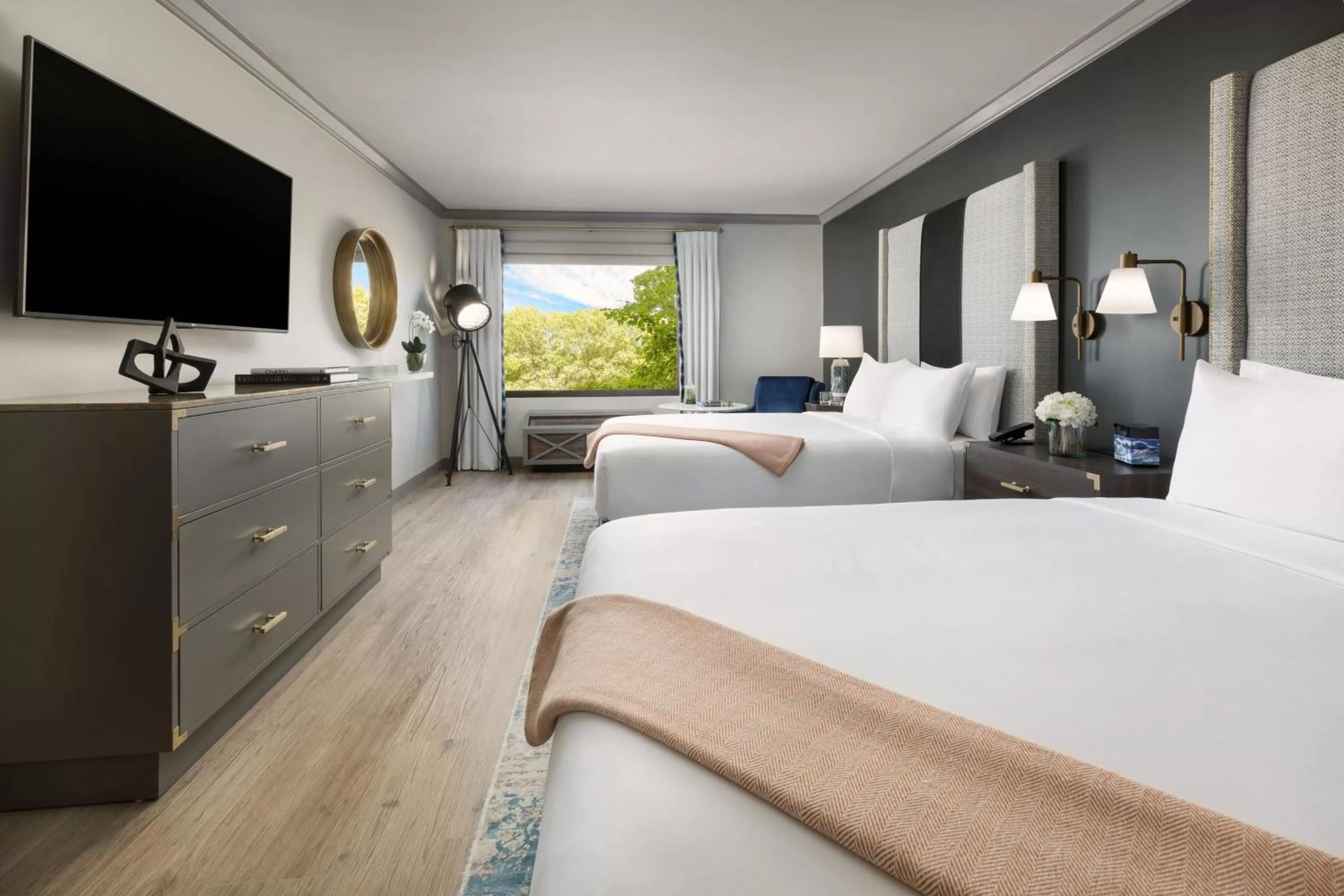 Bedroom, Bed in The Burgess Hotel, Atlanta, a Tribute Portfolio Hotel