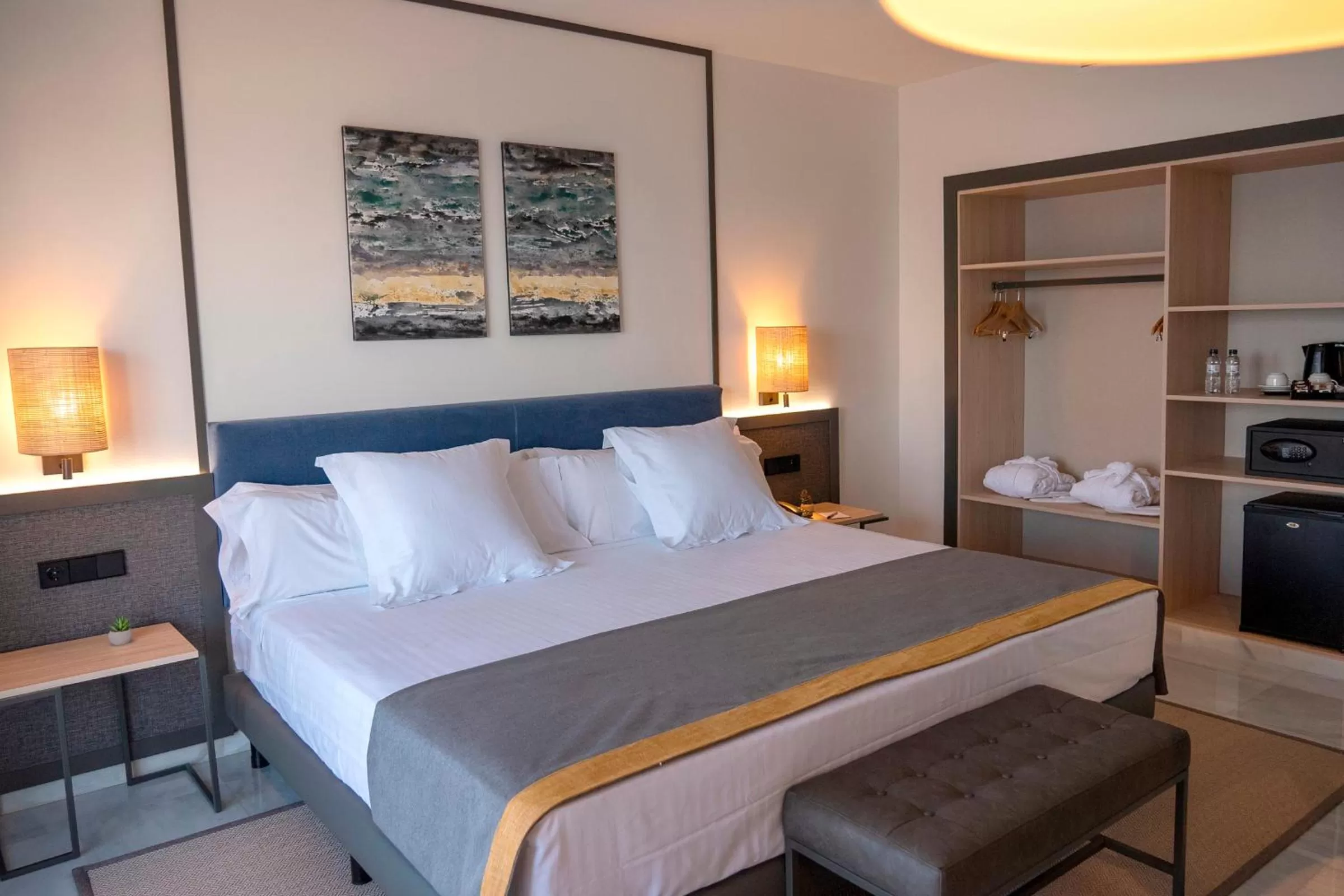 Bedroom, Bed in URH Sitges Playa