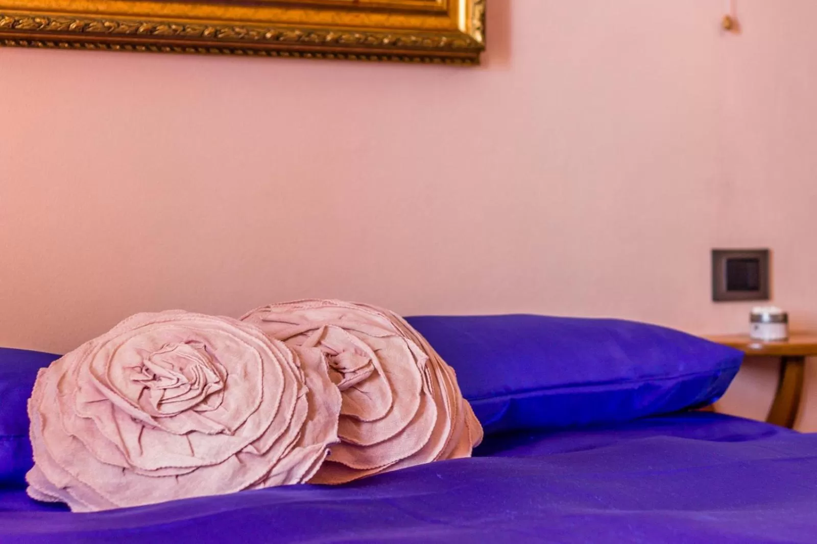 Decorative detail, Bed in Villa Degli Ulivi B&B