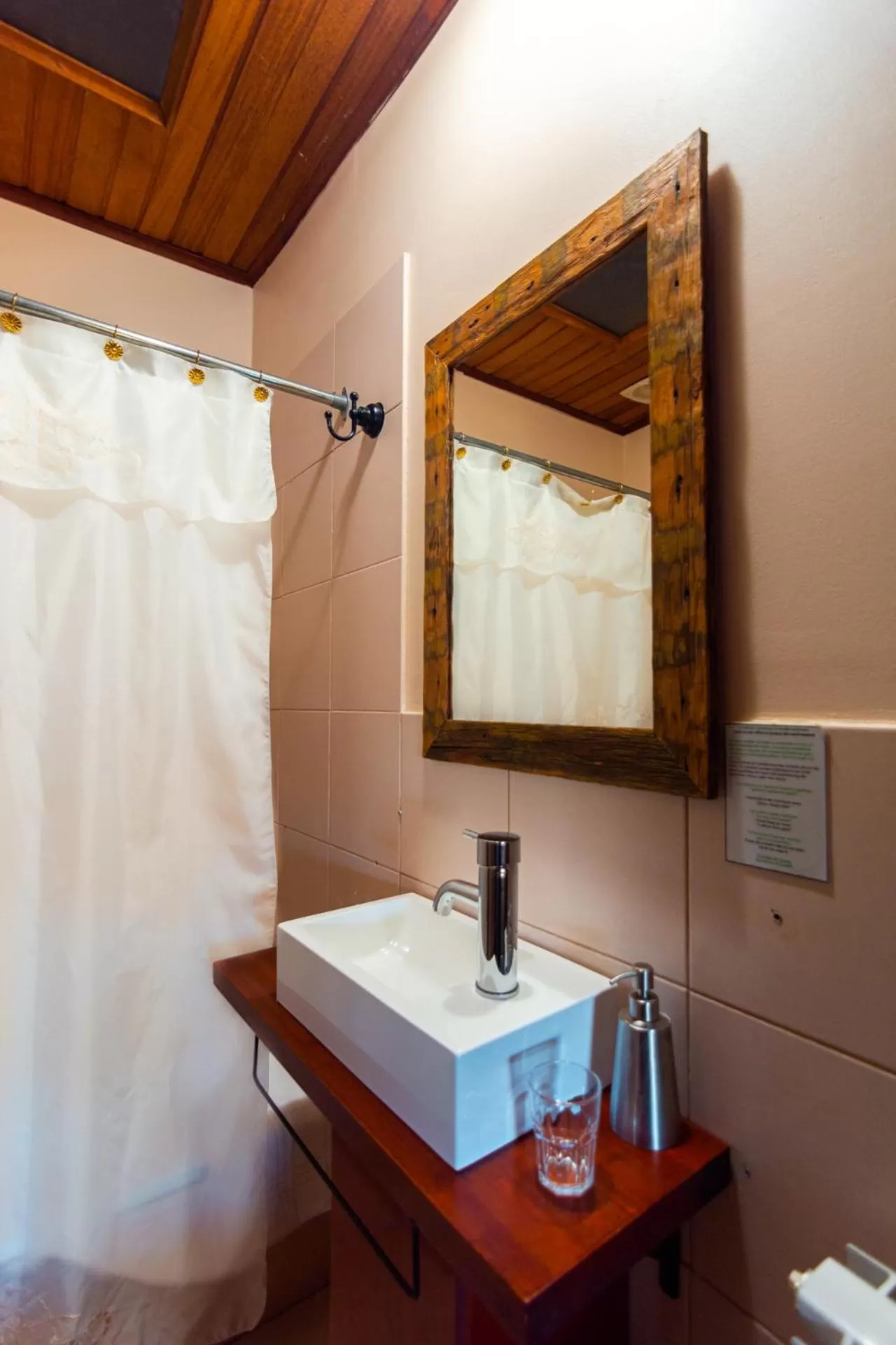 Bathroom in Hostería El Galpón Del Glaciar