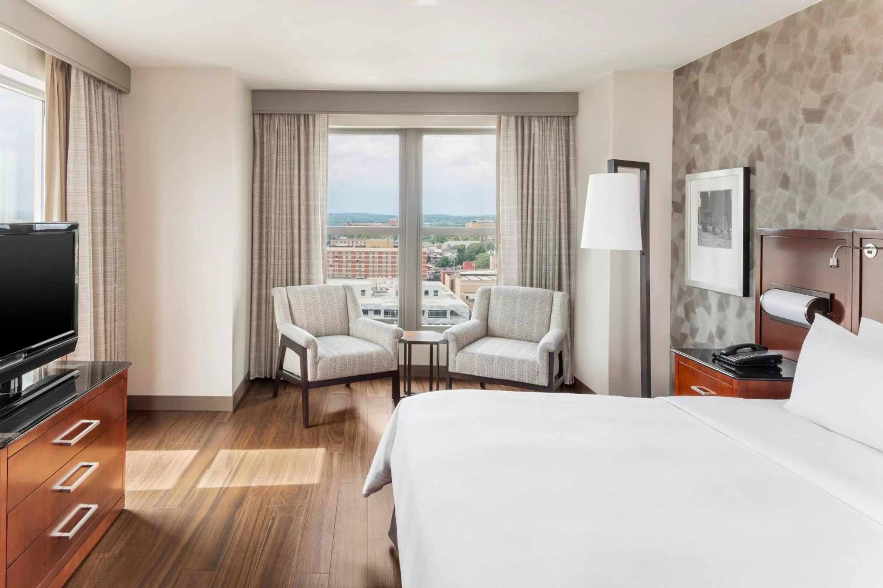 Photo of the whole room, Bed in Lancaster Marriott at Penn Square