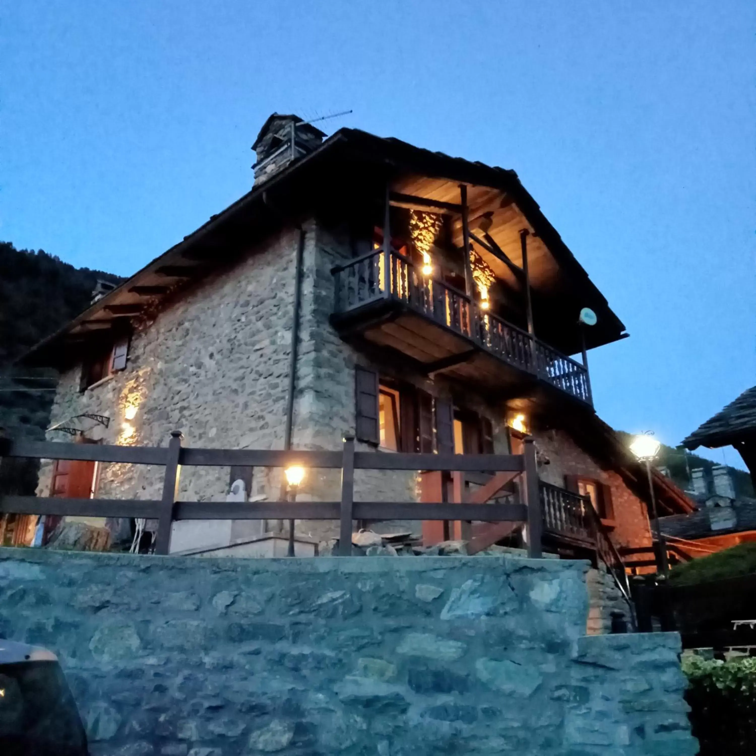 Property Building in Grand Rive Property Building in Grand Rive