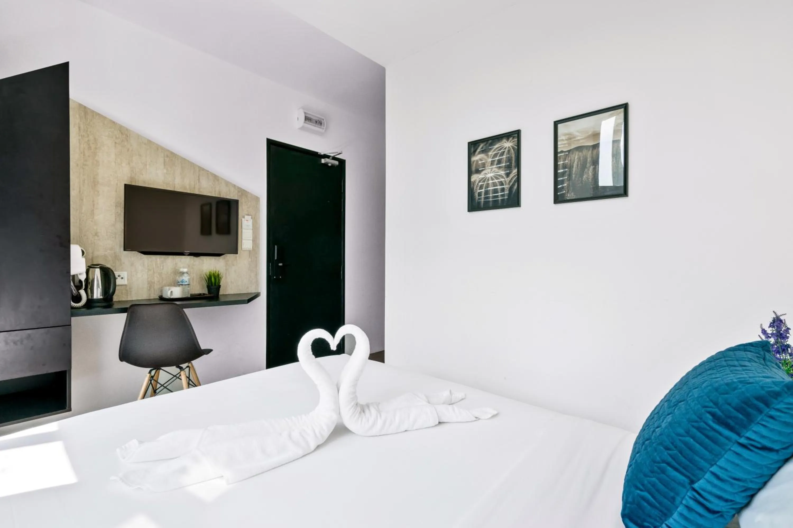 Bed in Rica Hotel Usj