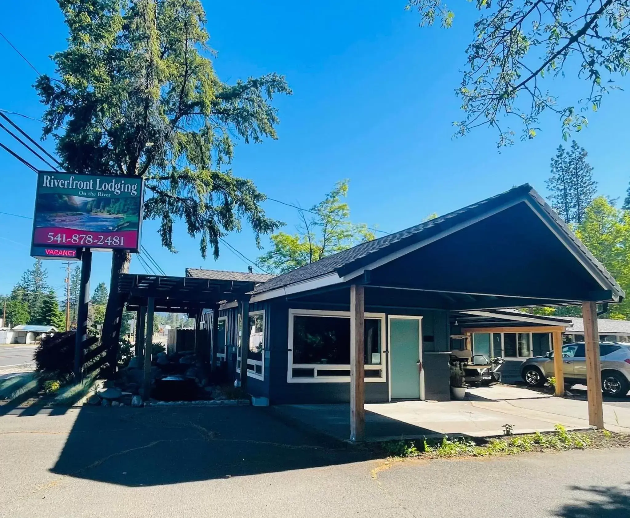 Riverfront Lodging Riverfront Lodging