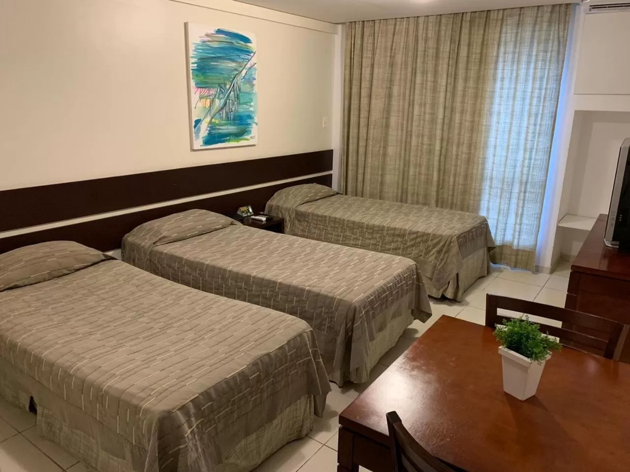 Bed in America Towers Hotel