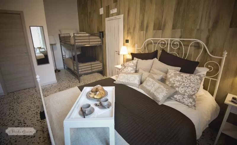 Toilet, Bed in Elegant B&B - Il Vicolo storico