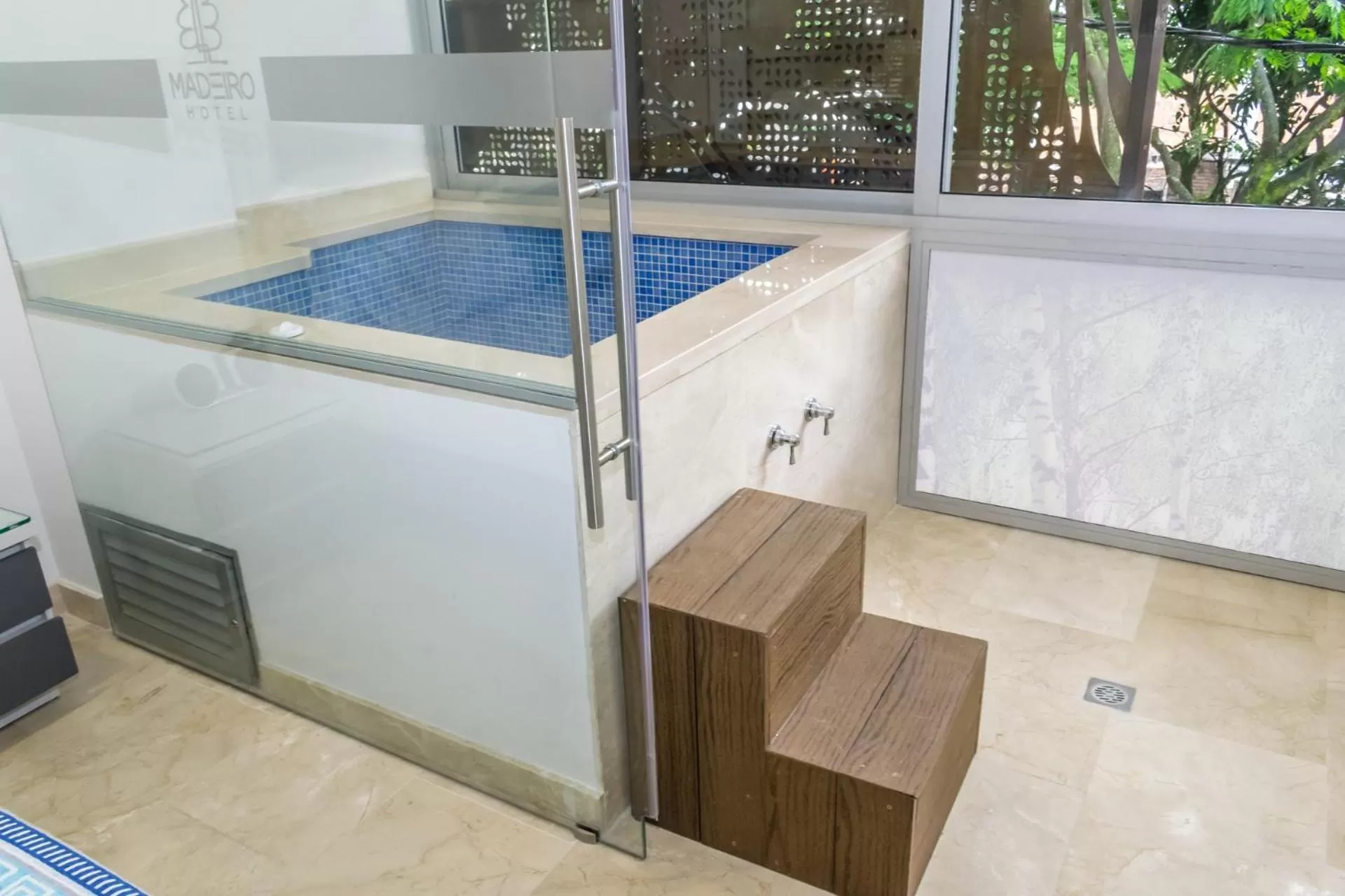 Bathroom in Hotel Madeiro