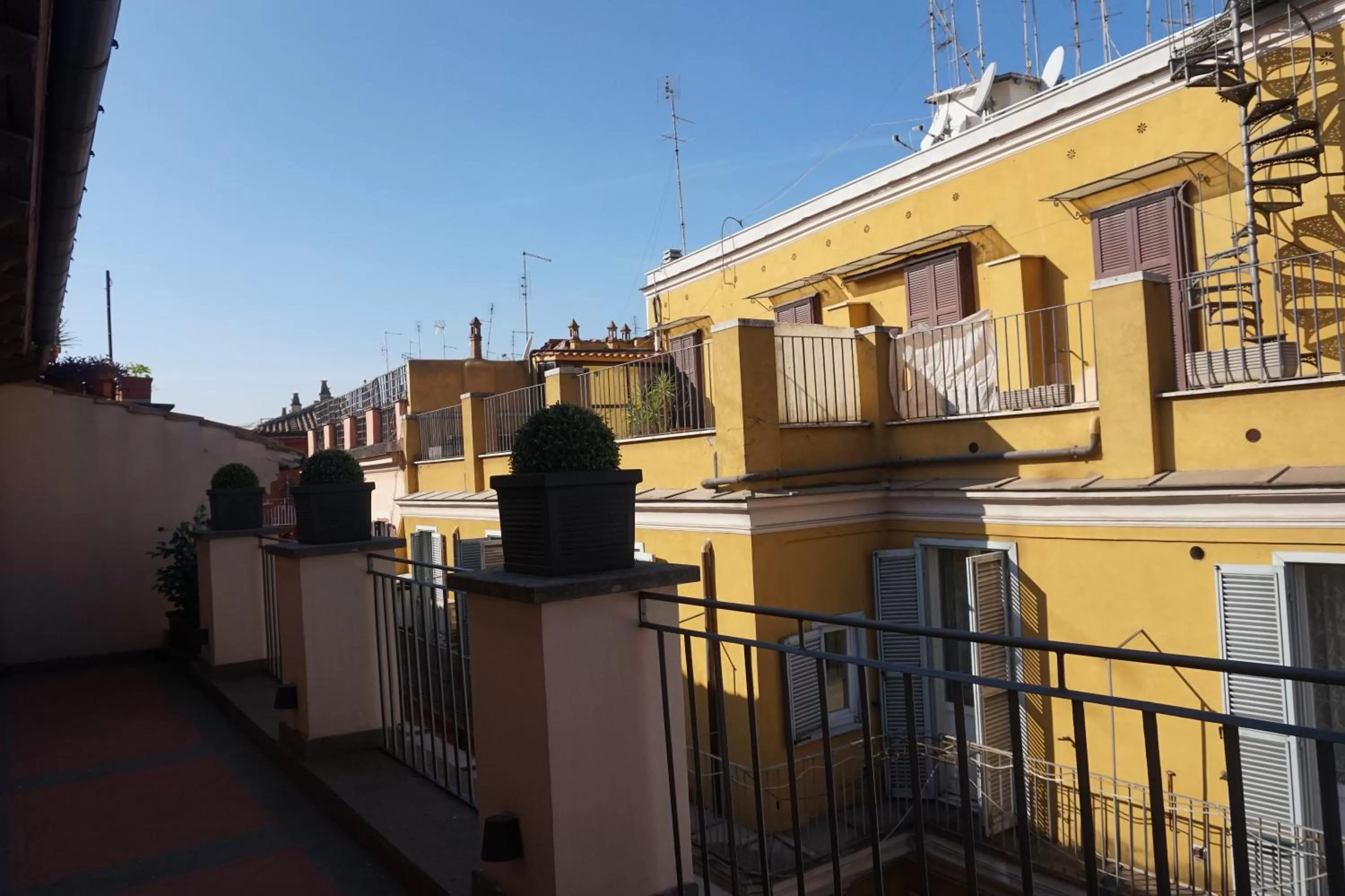 Balcony/Terrace in Trevi Palace Luxury Inn