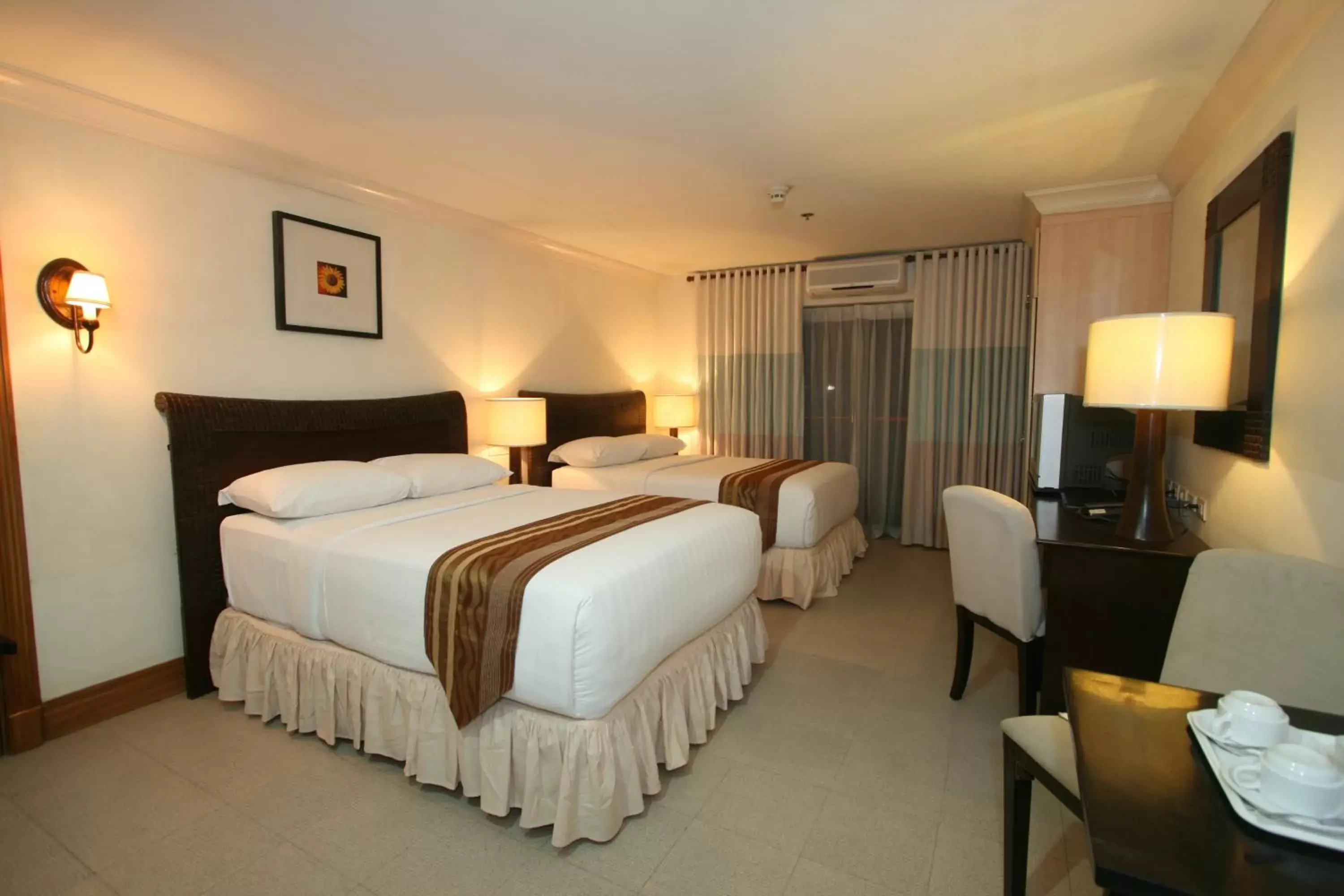 Deluxe Two-Bedroom Suite in Crown Regency Suites Mactan Deluxe Two-Bedroom Suite in Crown Regency Suites Mactan