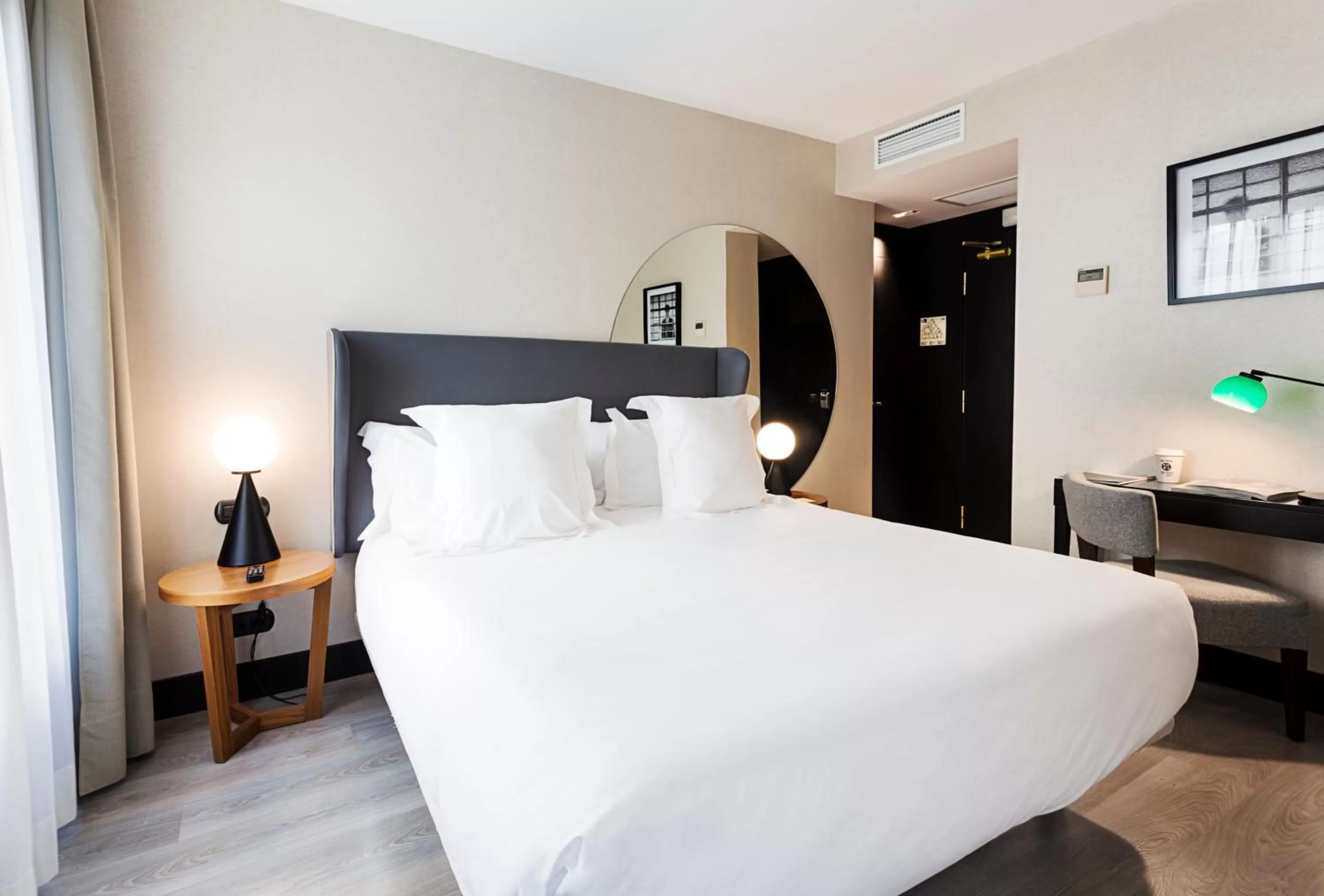 Standard Double or Twin Room in One Shot Luchana
