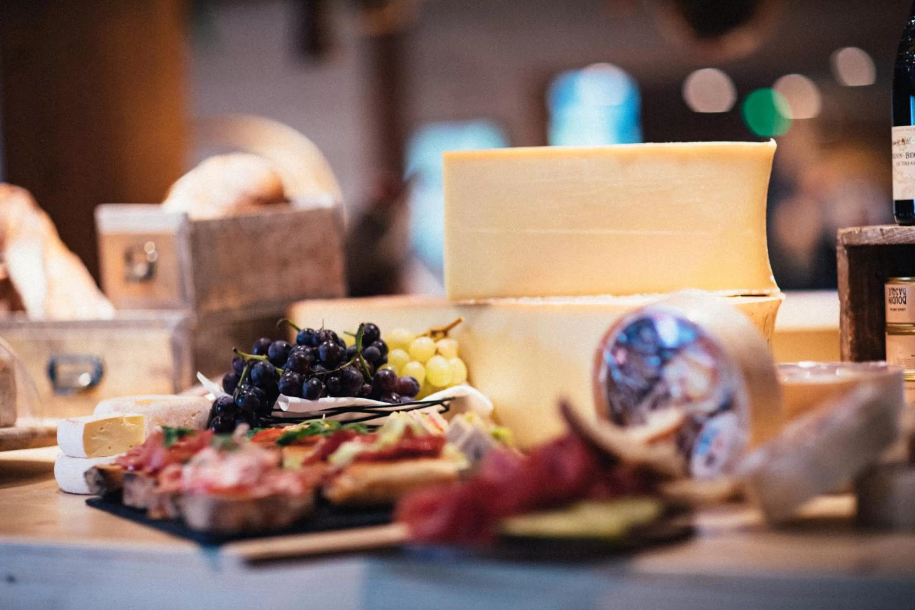 Lounge or bar in Hôtel L'Arboisie