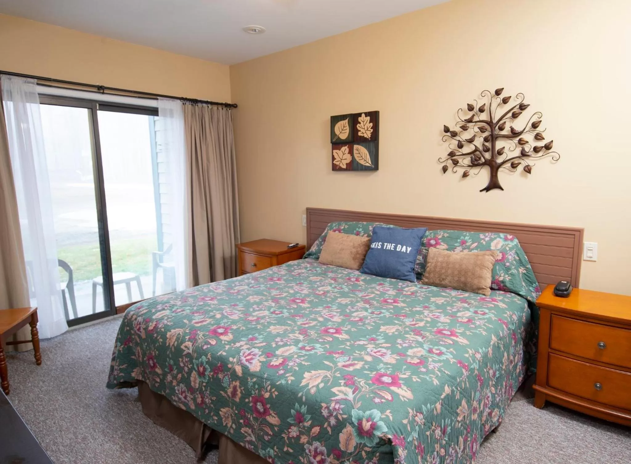 Photo of the whole room, Bed in Winterplace at Okemo, A Vail Resorts Property