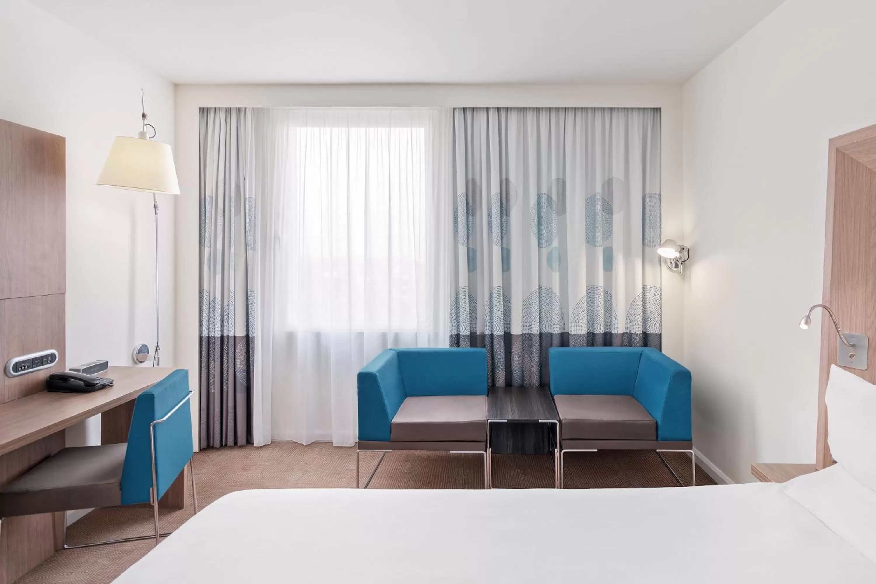 Bedroom, Bed in Novotel London Excel