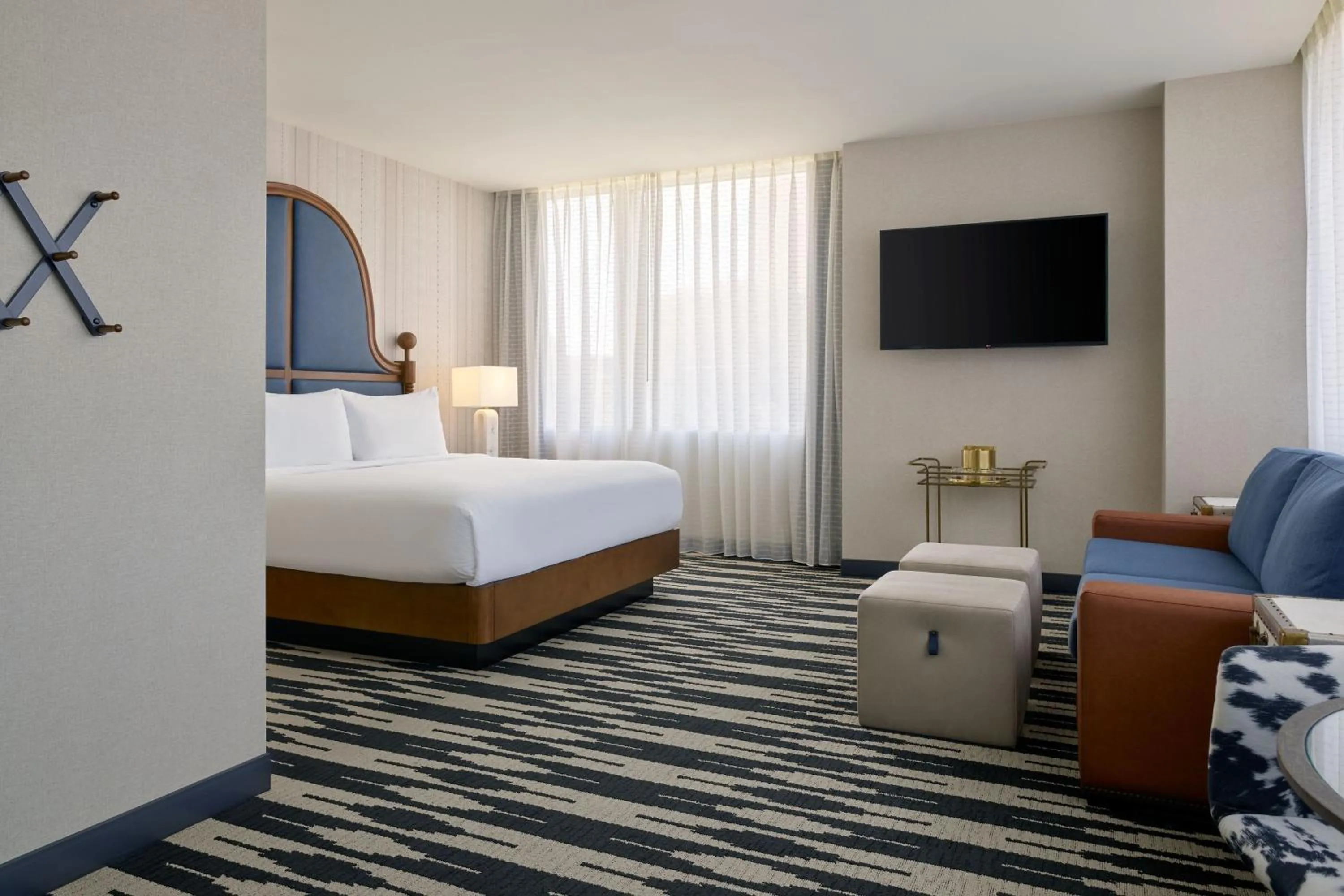 Bedroom, Bed in The Leo Kent Hotel, Tucson, a Tribute Portfolio Hotel