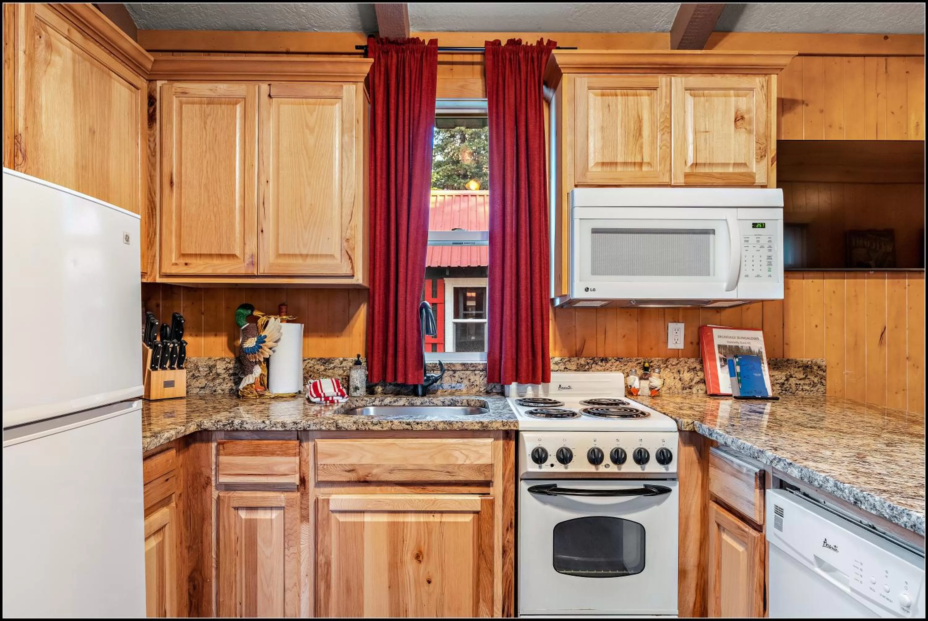 Kitchen or kitchenette in Brundage Bungalows