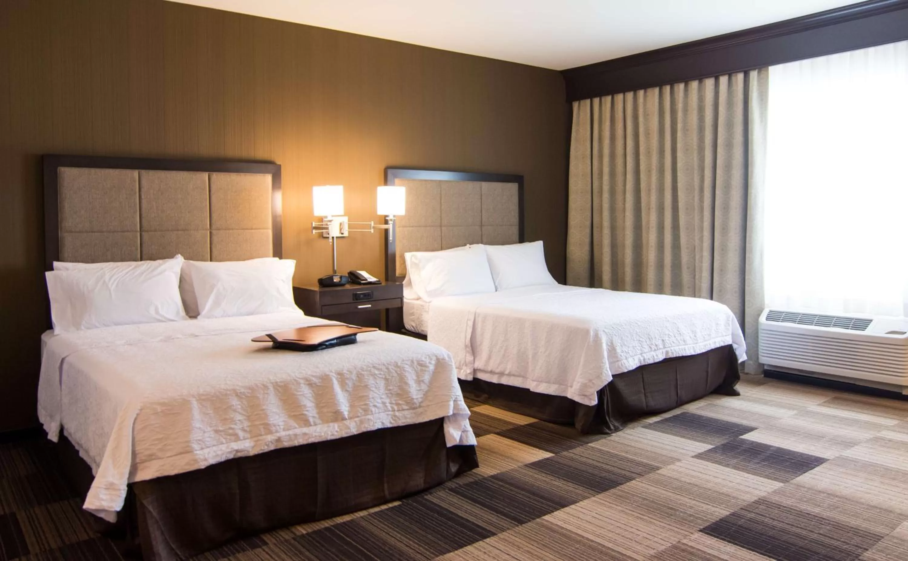 Bed in Hampton Inn Orange City