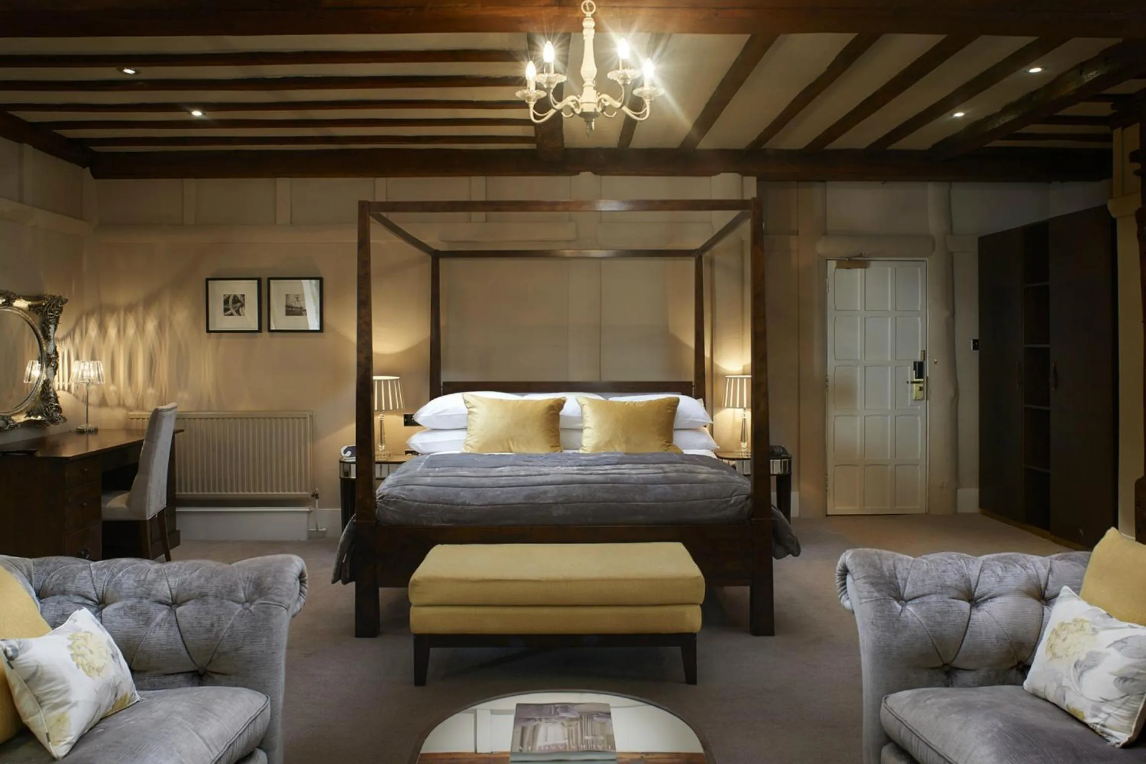 Bed in The Manor Elstree