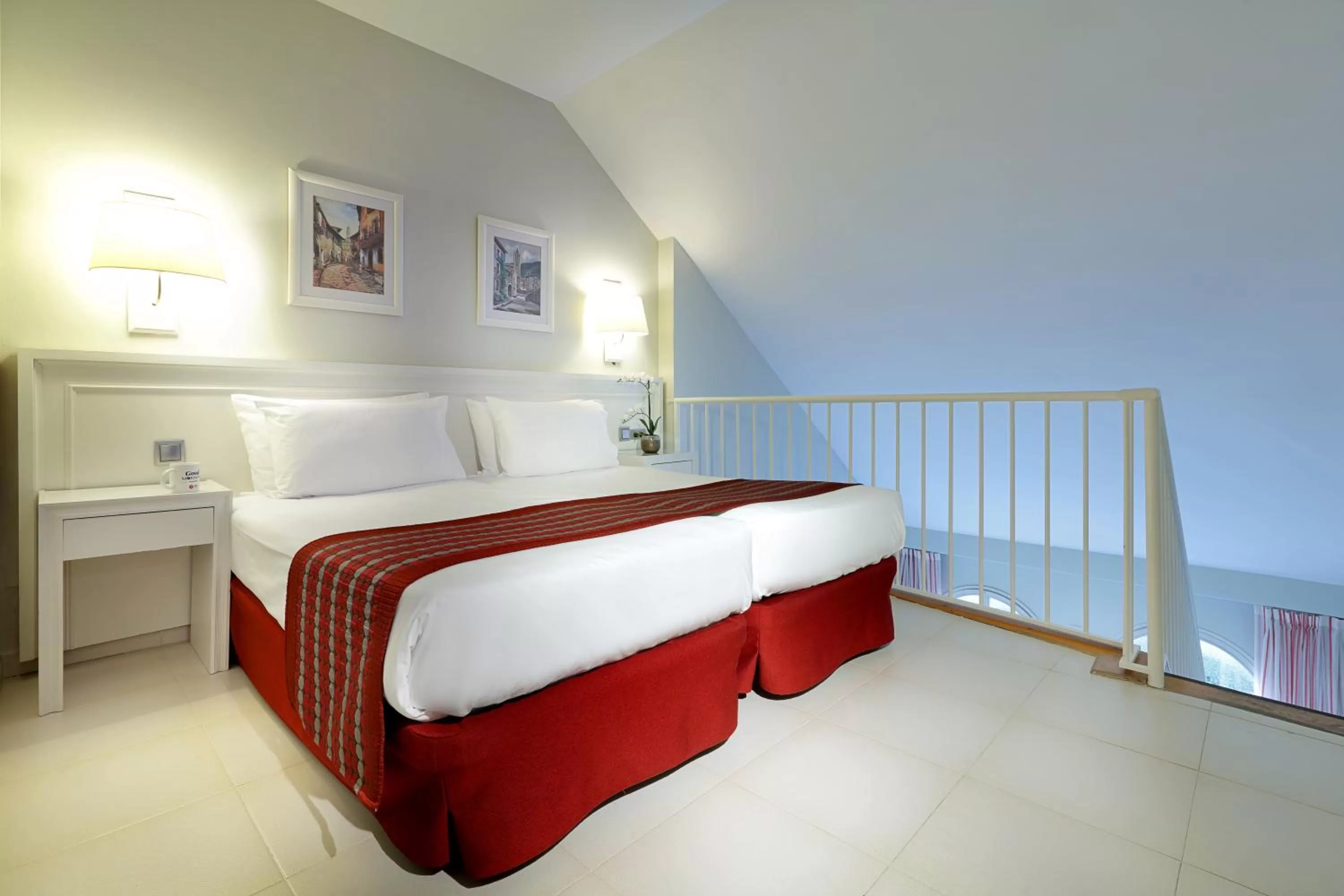 Bathroom, Bed in Exe Gran Hotel Solucar