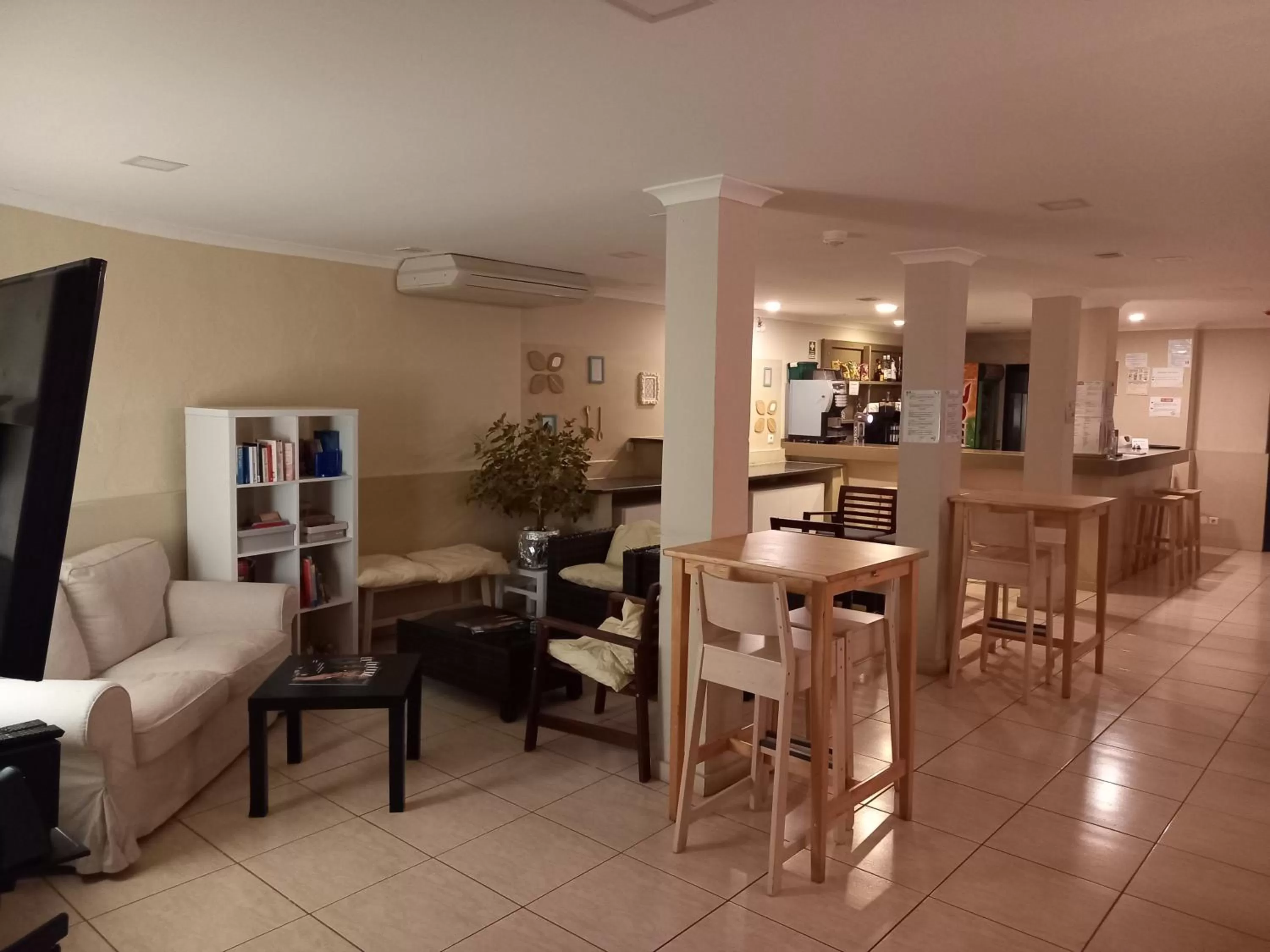 Restaurant/places to eat in Vilamar