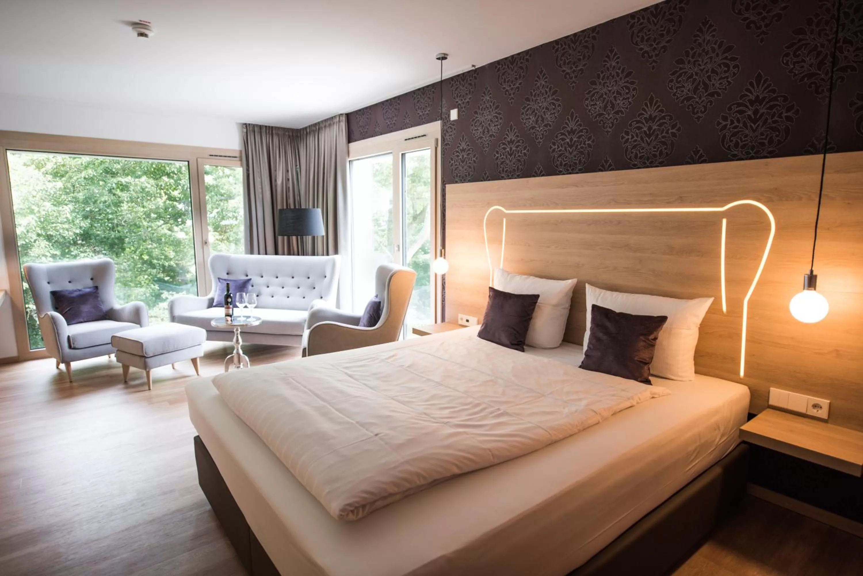 Photo of the whole room, Bed in Parkhotel Schillerhain