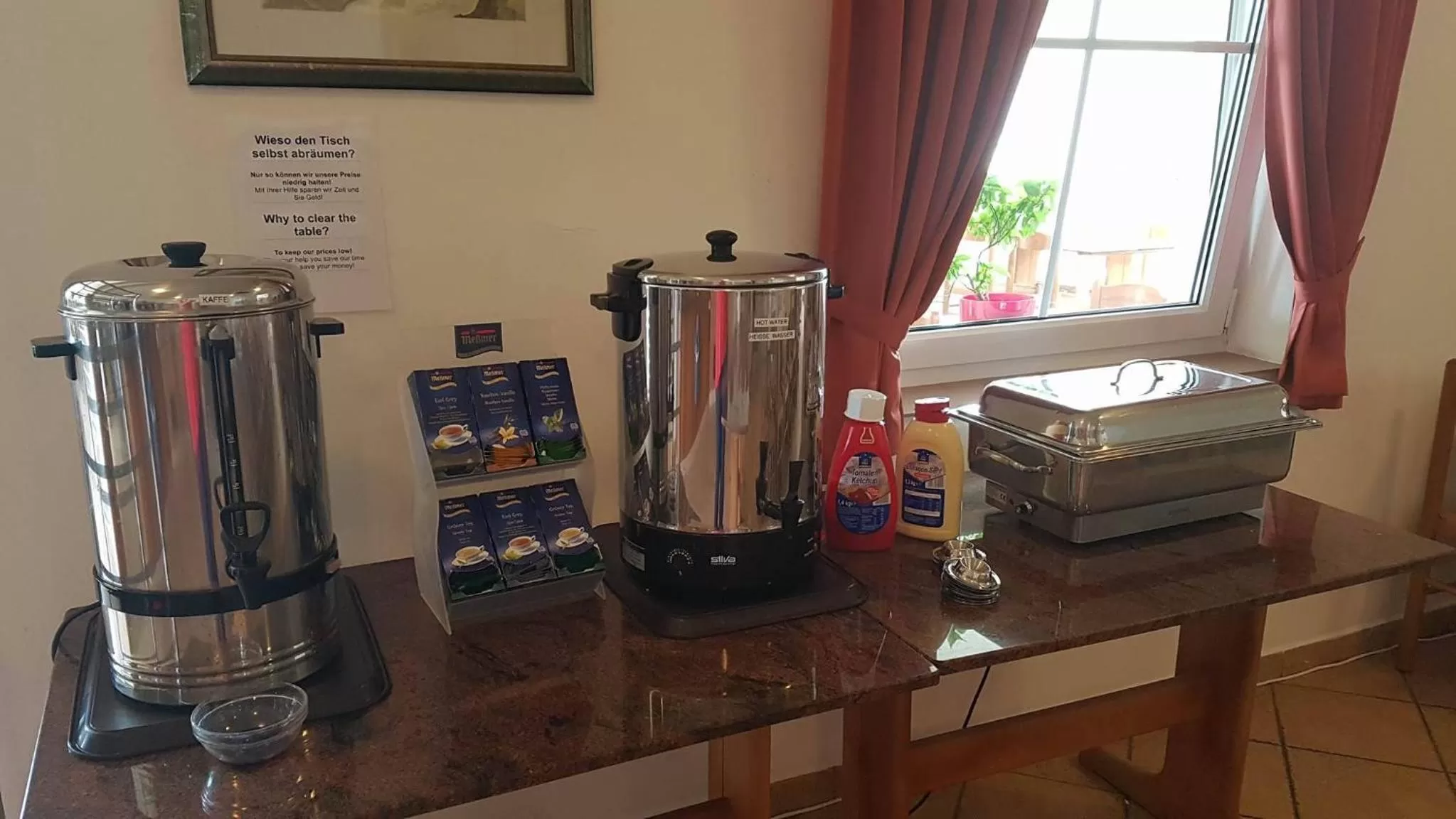 Buffet breakfast in OEKOTEL Traiskirchen