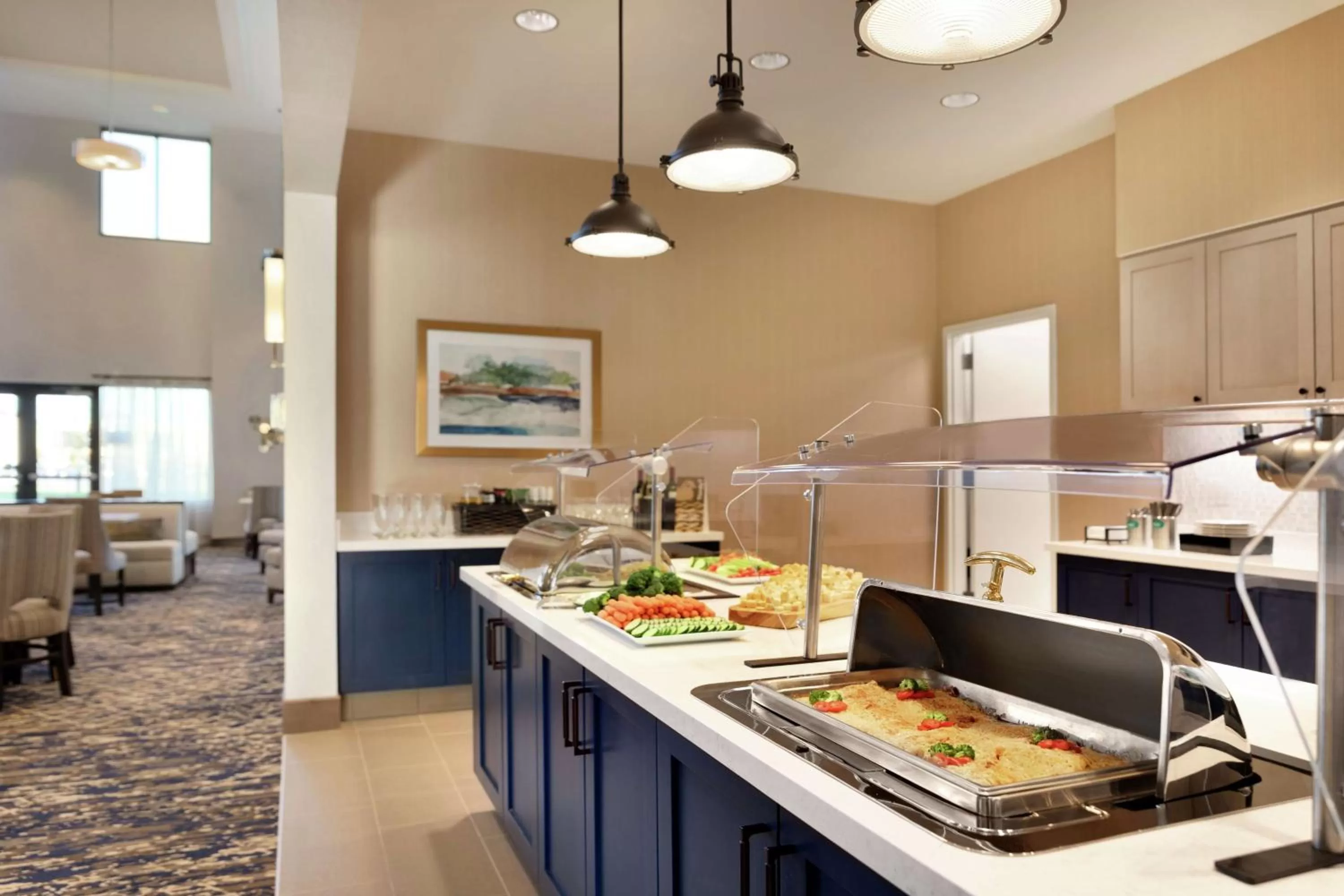 Dining area in Homewood Suites by Hilton Albany Crossgates Mall