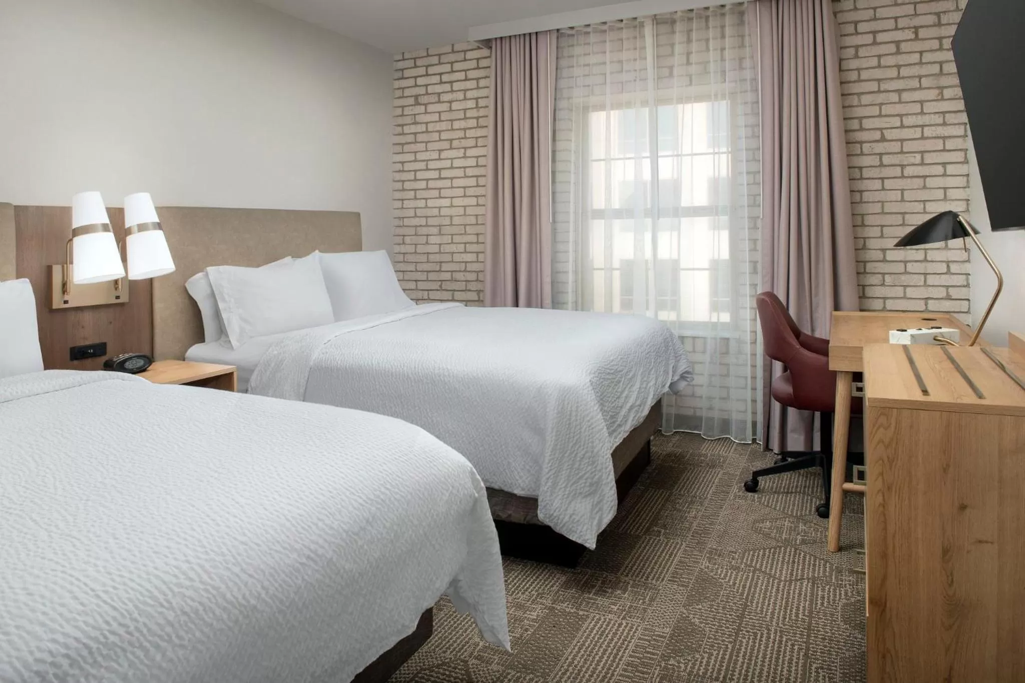 Photo of the whole room, Bed in Staybridge Suites San Antonio Airport by IHG