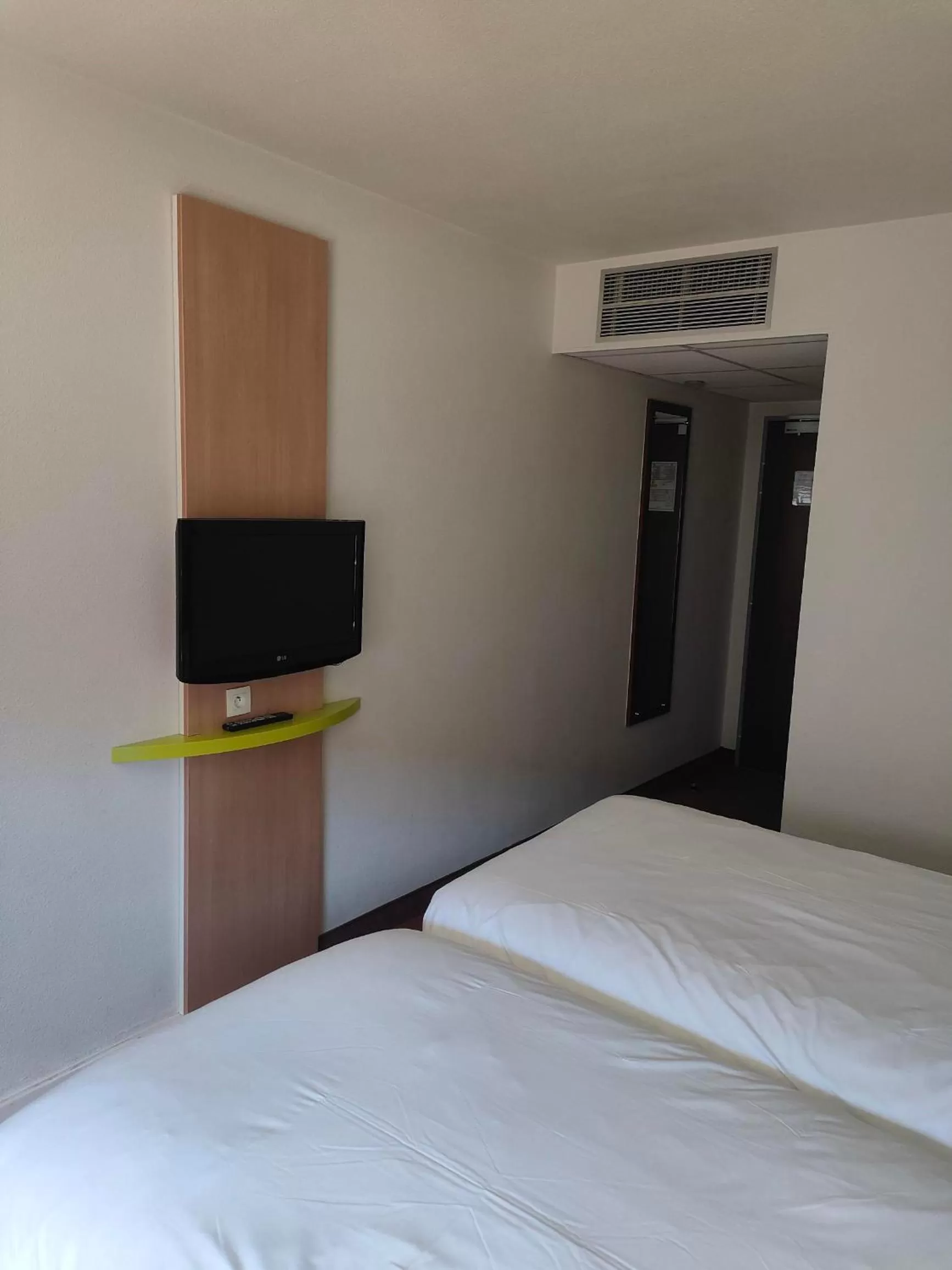 Bed in ibis Styles Bethune Bruay la Buissière